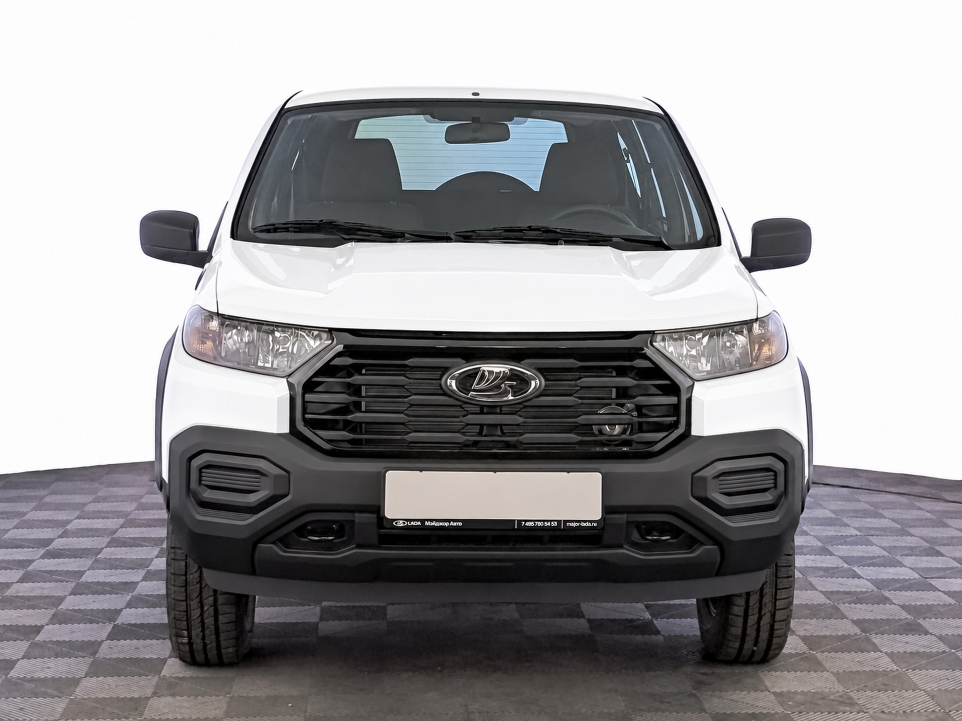 Фото Lada Niva Travel Классик 1.8/90 5MT