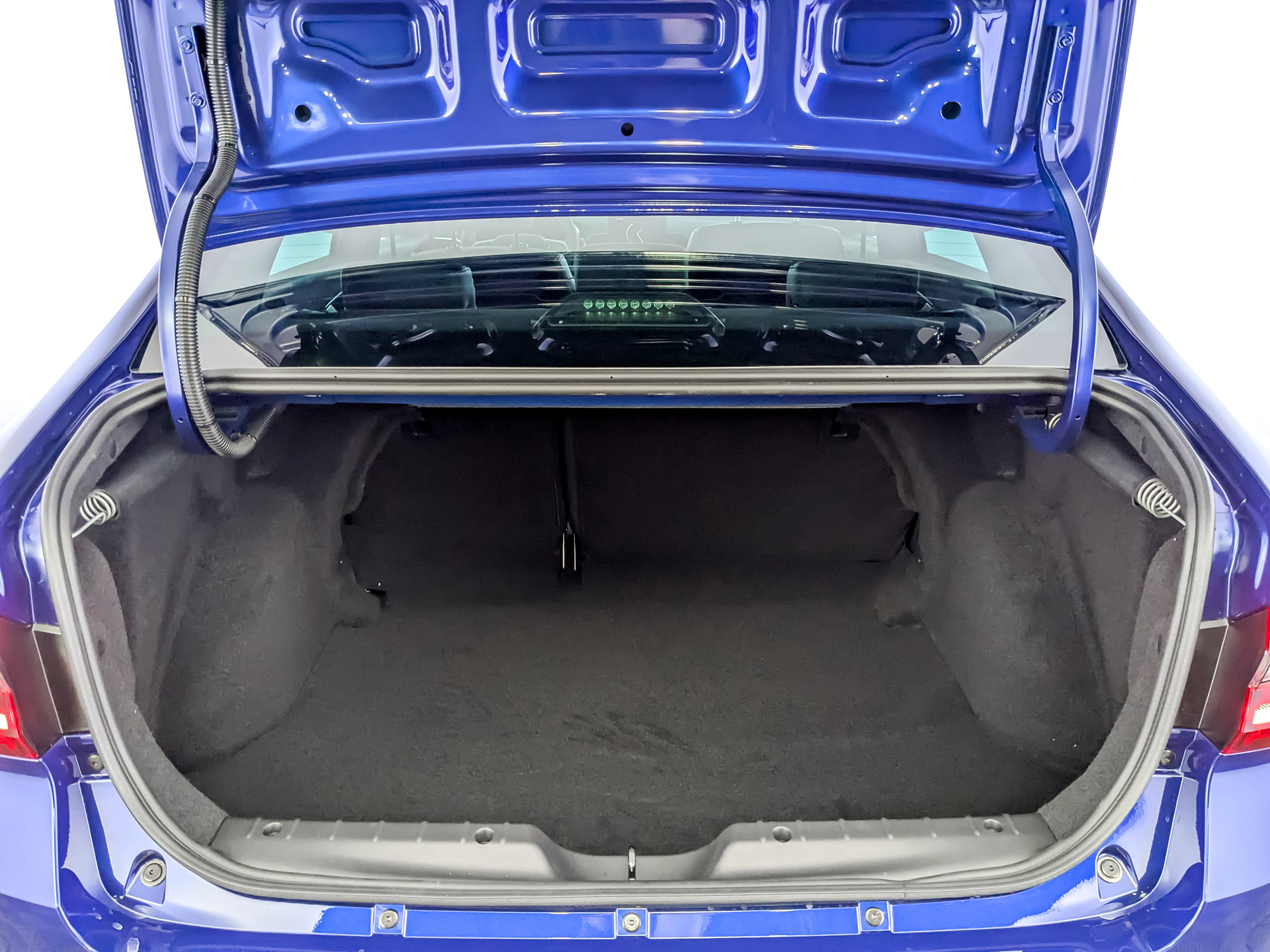 Фото Lada Vesta Седан Кросс Техно 1.8/122 ВТ