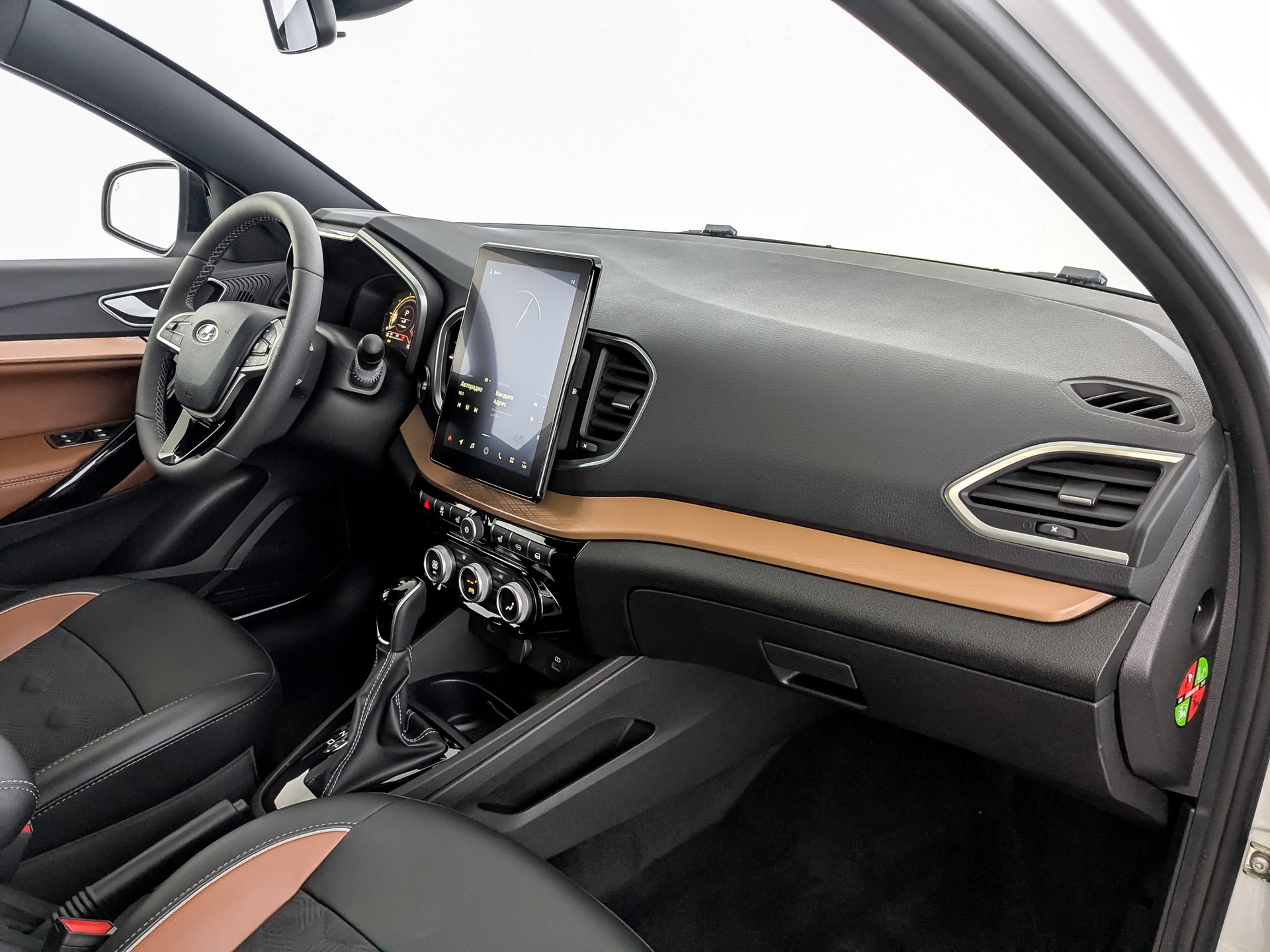 Фото Lada Vesta Седан Кросс Техно 1.8/122 ВТ
