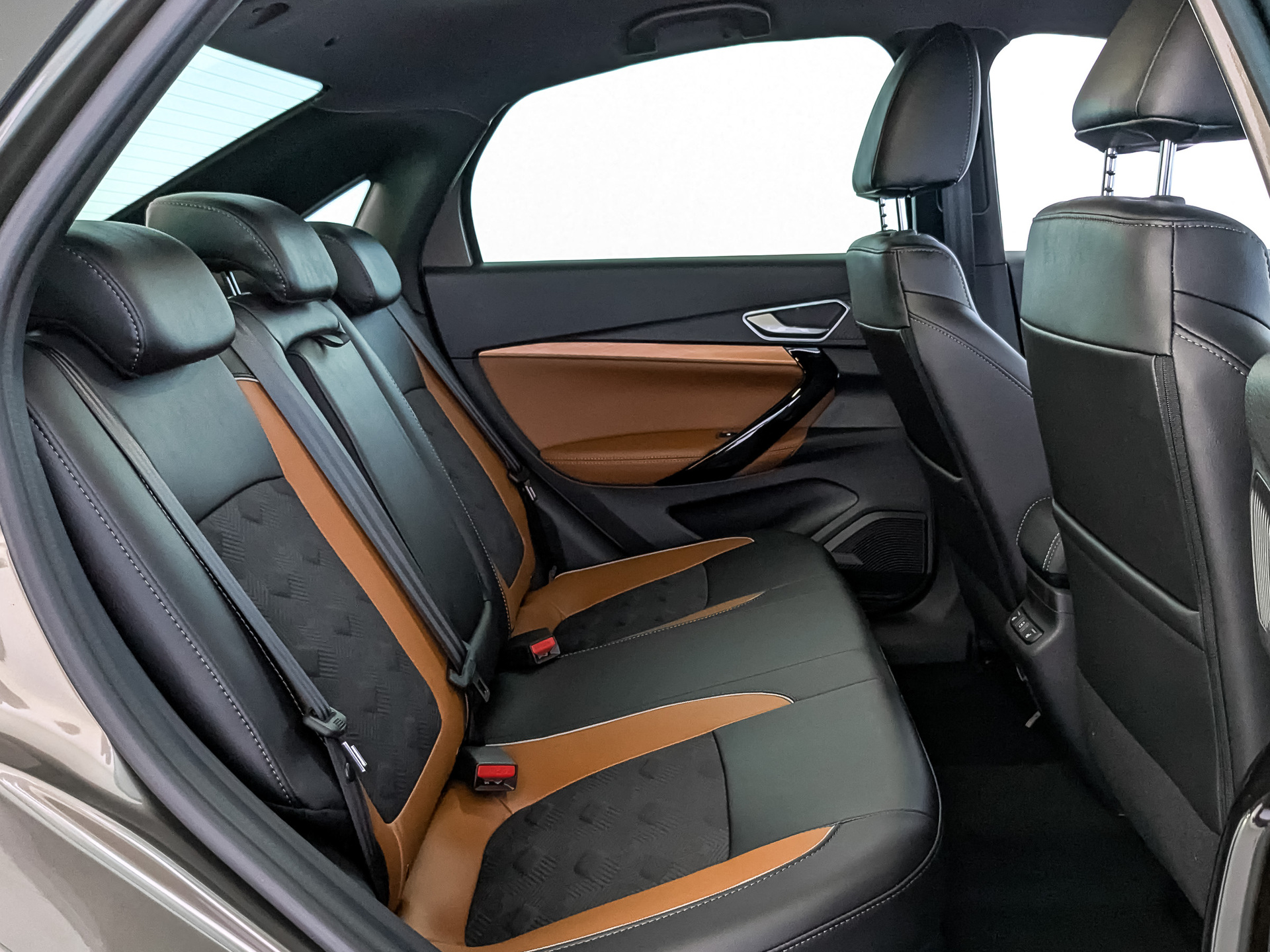 Фото Lada Vesta Седан Кросс Техно 1.8/122 ВТ