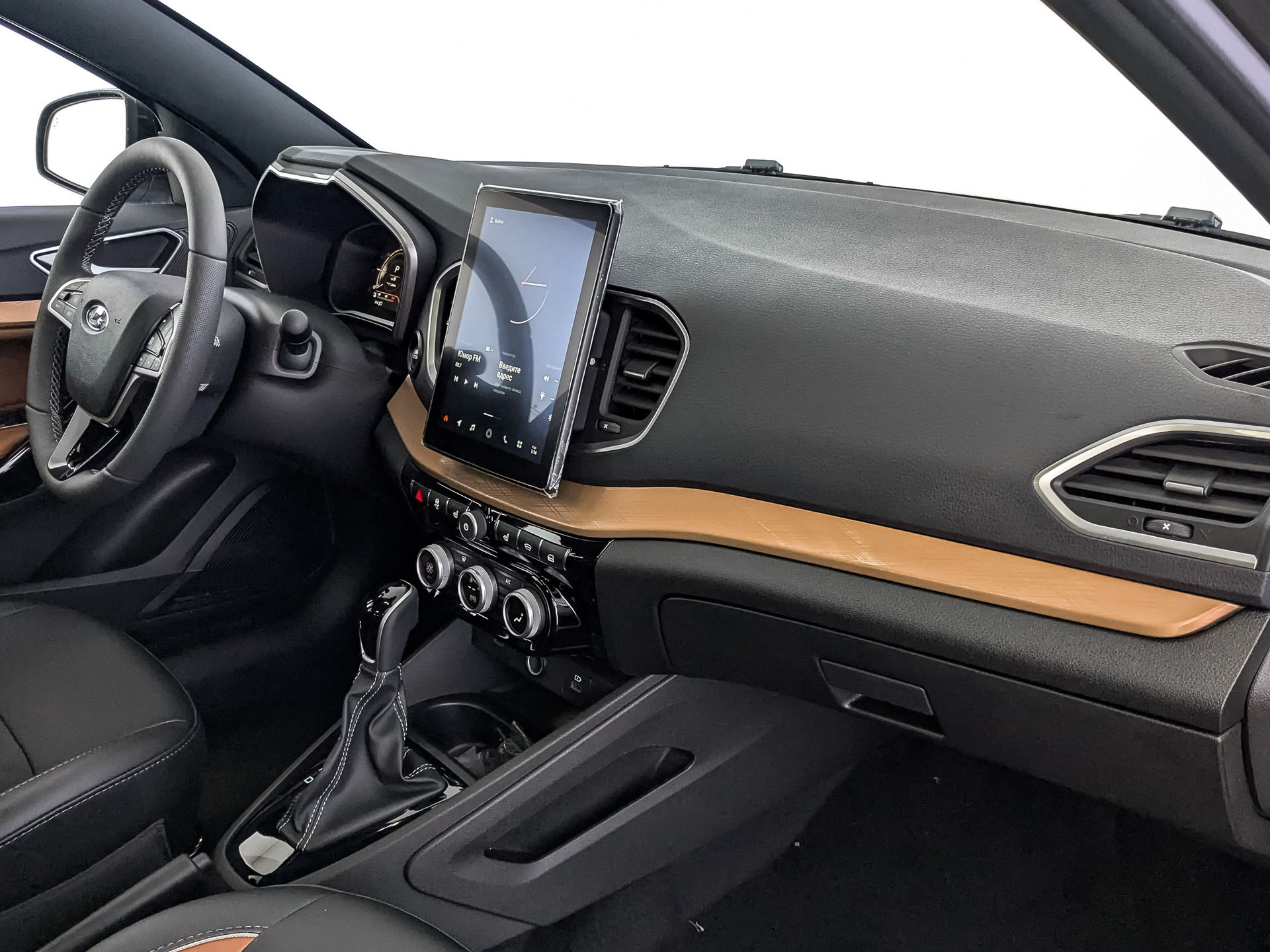 Фото Lada Vesta Седан Кросс Техно 1.8/122 ВТ