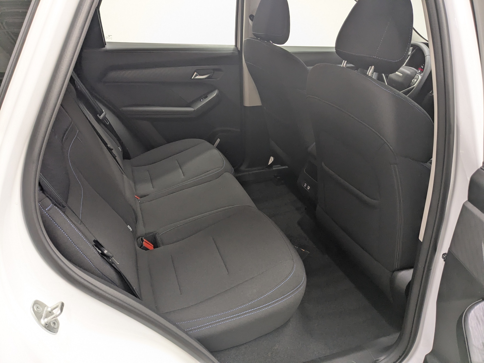 Фото Haval Jolion Комфорт 1.5T/143 6MT 2WD