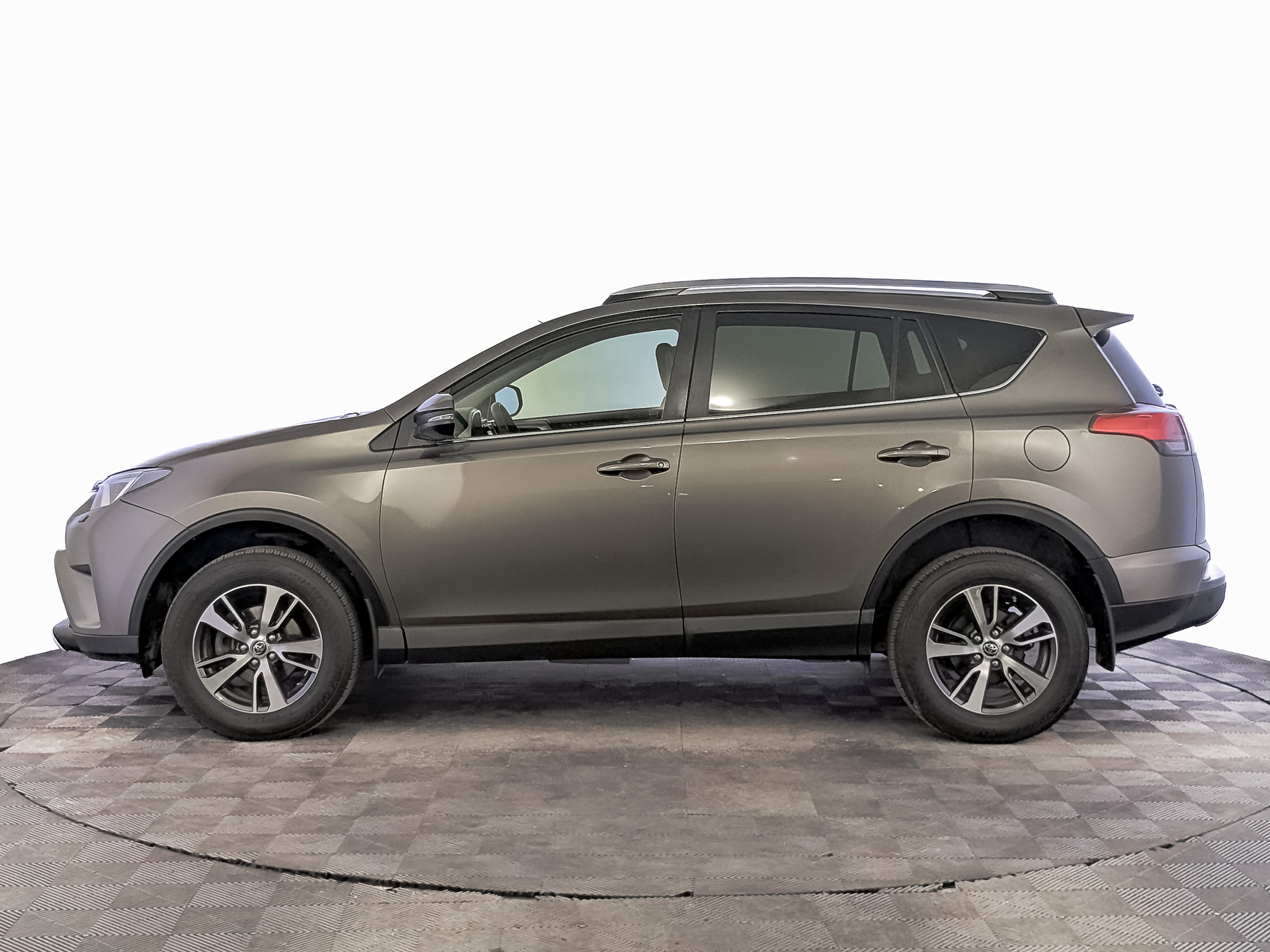 TOYOTA Rav-4 2.00 (146 л.с), автомат, 2015, пробег 100 105 км