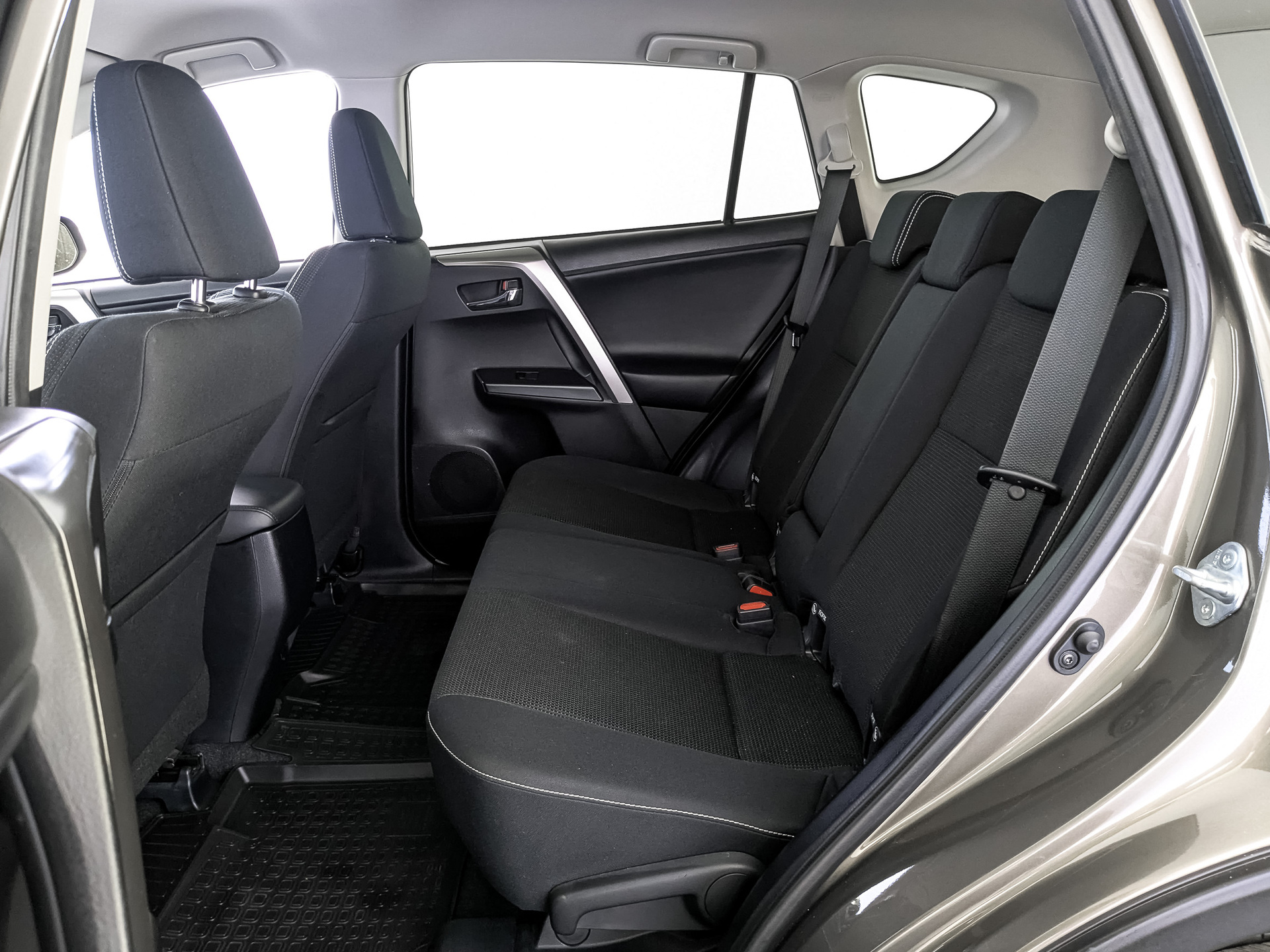 TOYOTA Rav-4 2.00 (146 л.с), автомат, 2015, пробег 100 105 км