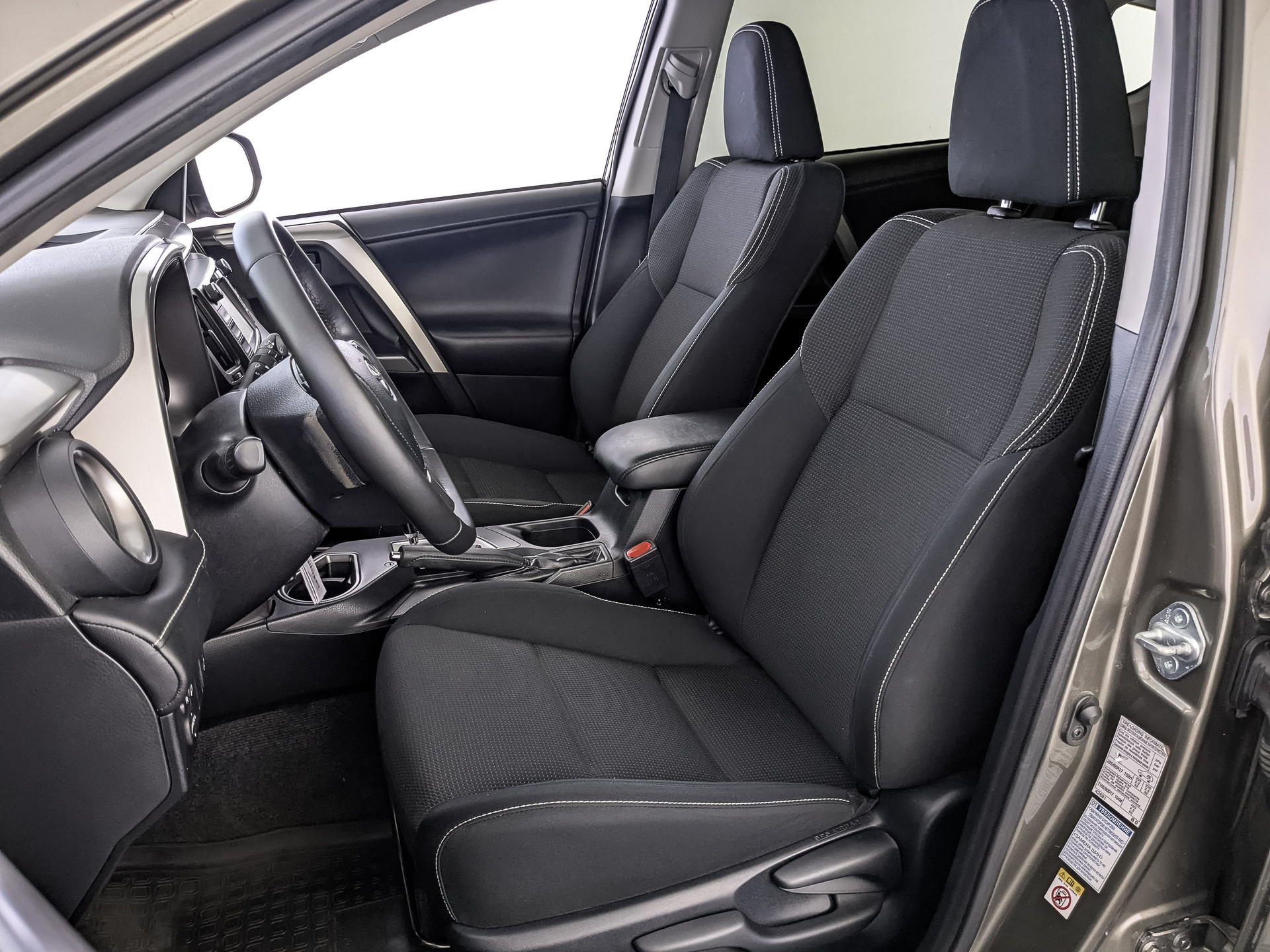 TOYOTA Rav-4 2.00 (146 л.с), автомат, 2015, пробег 100 105 км