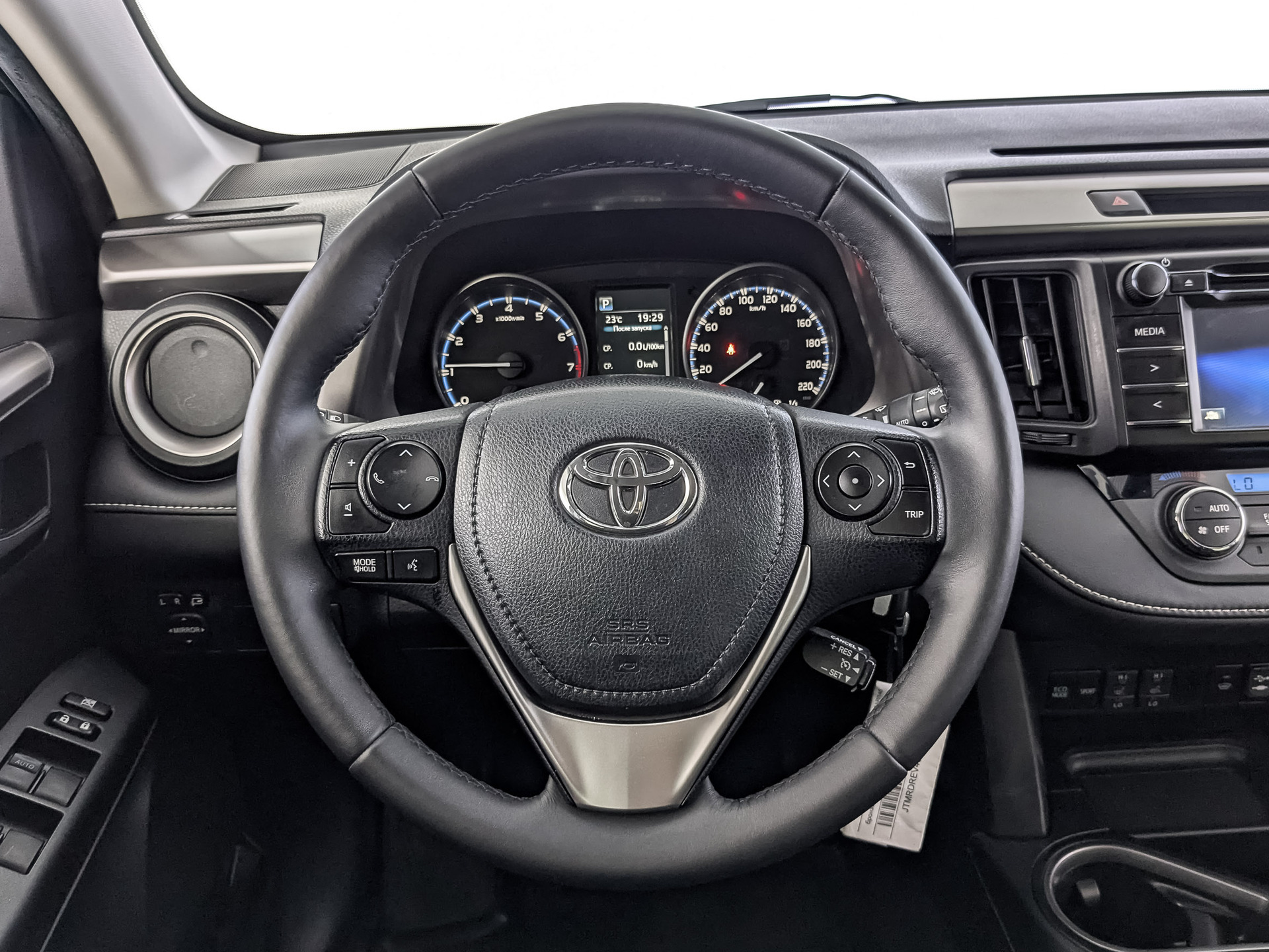 TOYOTA Rav-4 2.00 (146 л.с), автомат, 2015, пробег 100 105 км