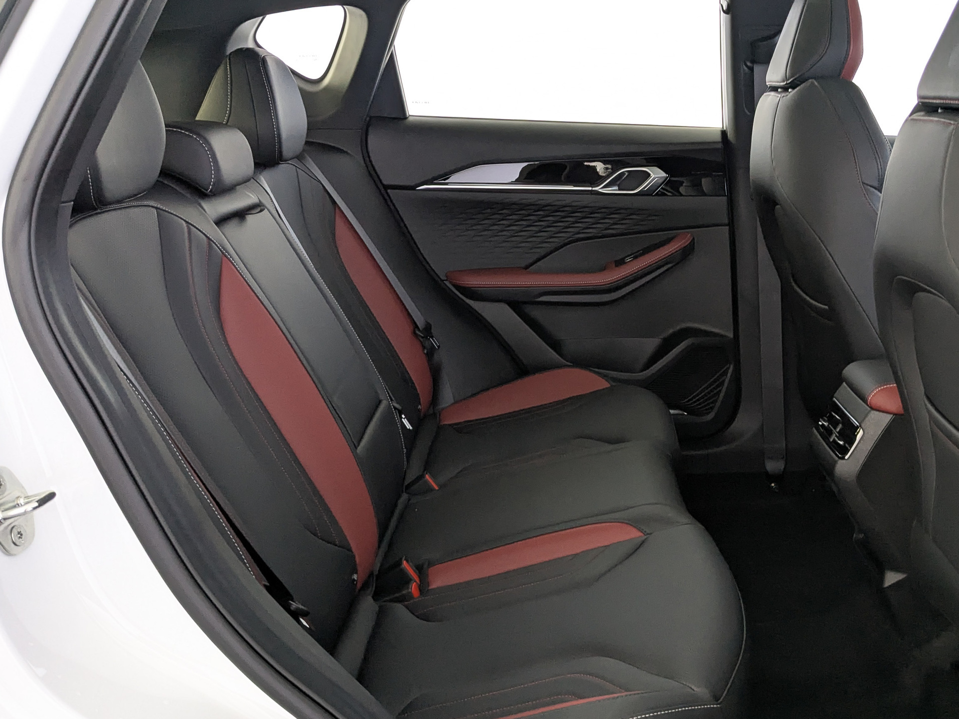 Фото Belgee X50+ Prestige 1.5T/147 7RT