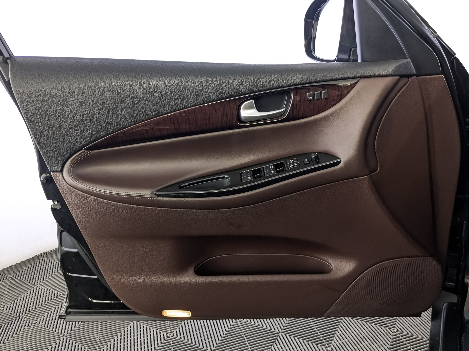 INFINITI EX 2.50 (222 л.с), автомат, 2012, пробег 121 963 км