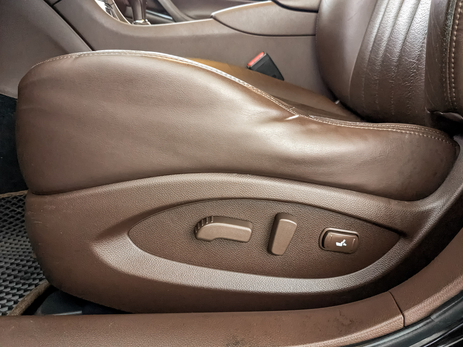INFINITI EX 2.50 (222 л.с), автомат, 2012, пробег 121 963 км