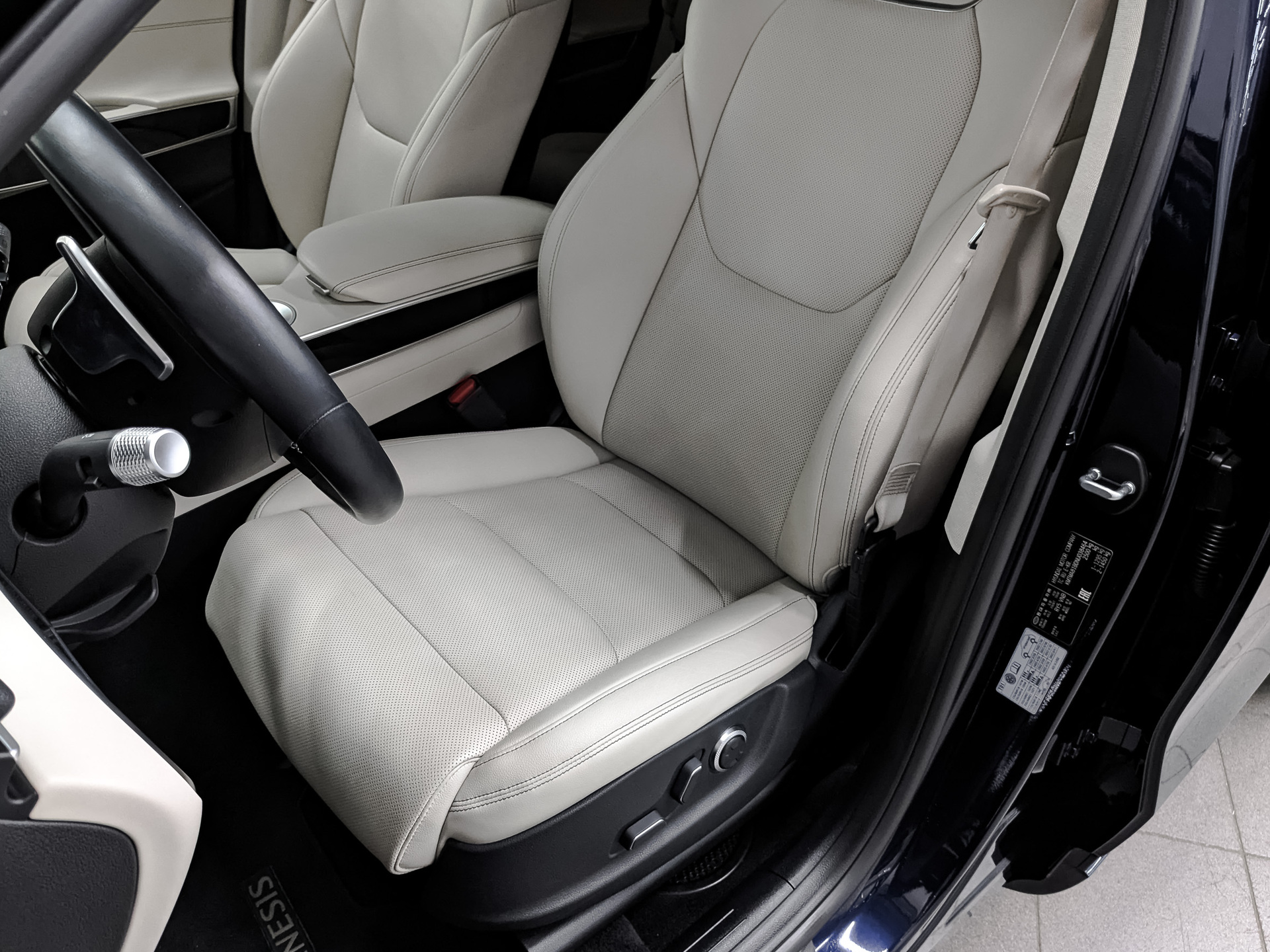 GENESIS GV70 2.50 (249 л.с), автомат, 2021, пробег 44 302 км