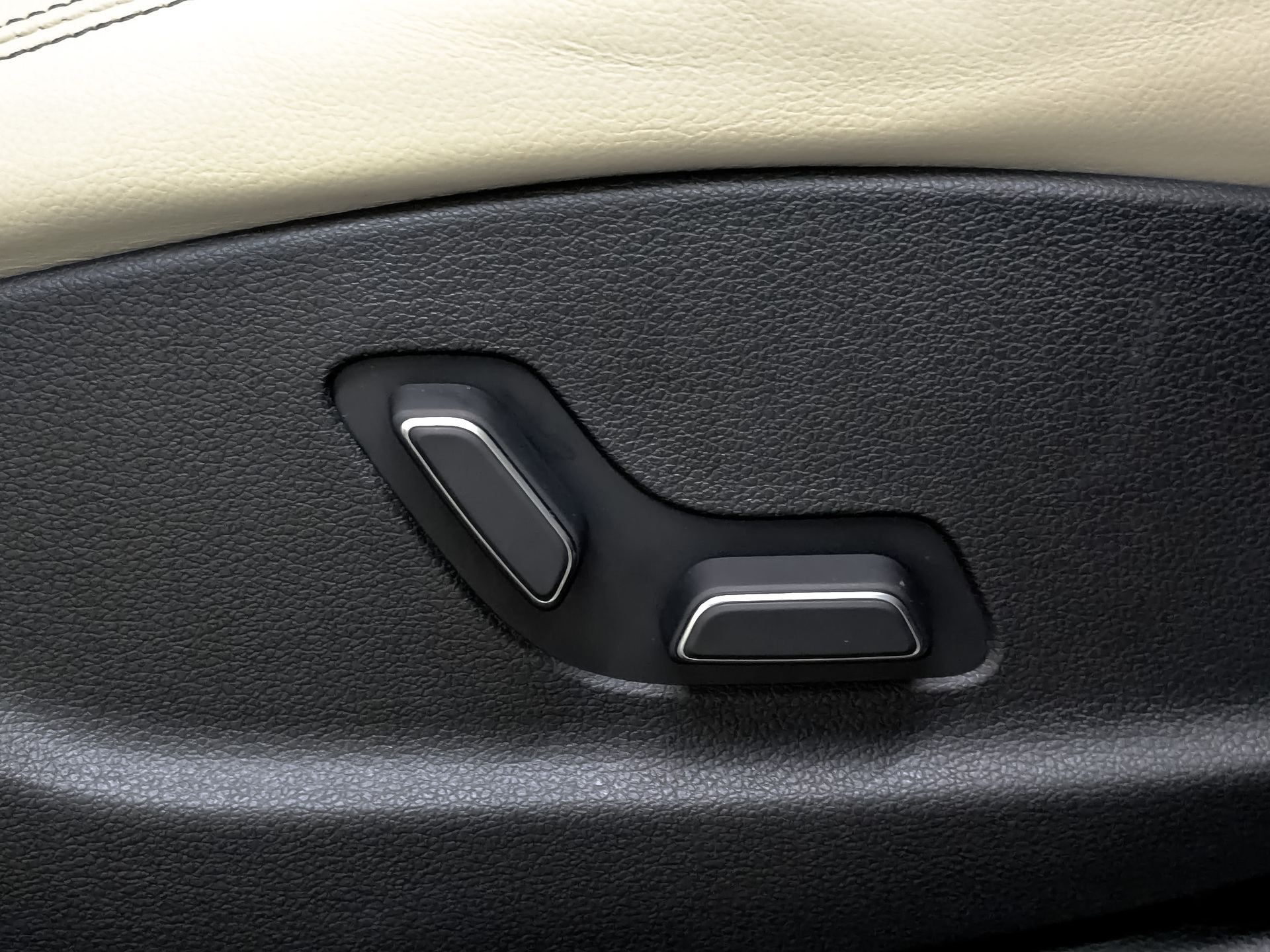 GENESIS GV70 2.50 (249 л.с), автомат, 2021, пробег 44 302 км