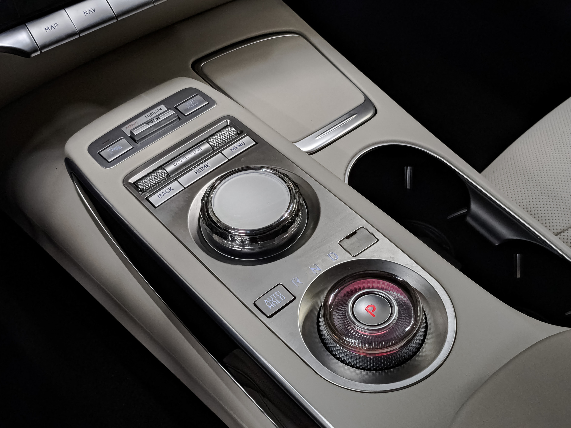 GENESIS GV70 2.50 (249 л.с), автомат, 2021, пробег 44 302 км