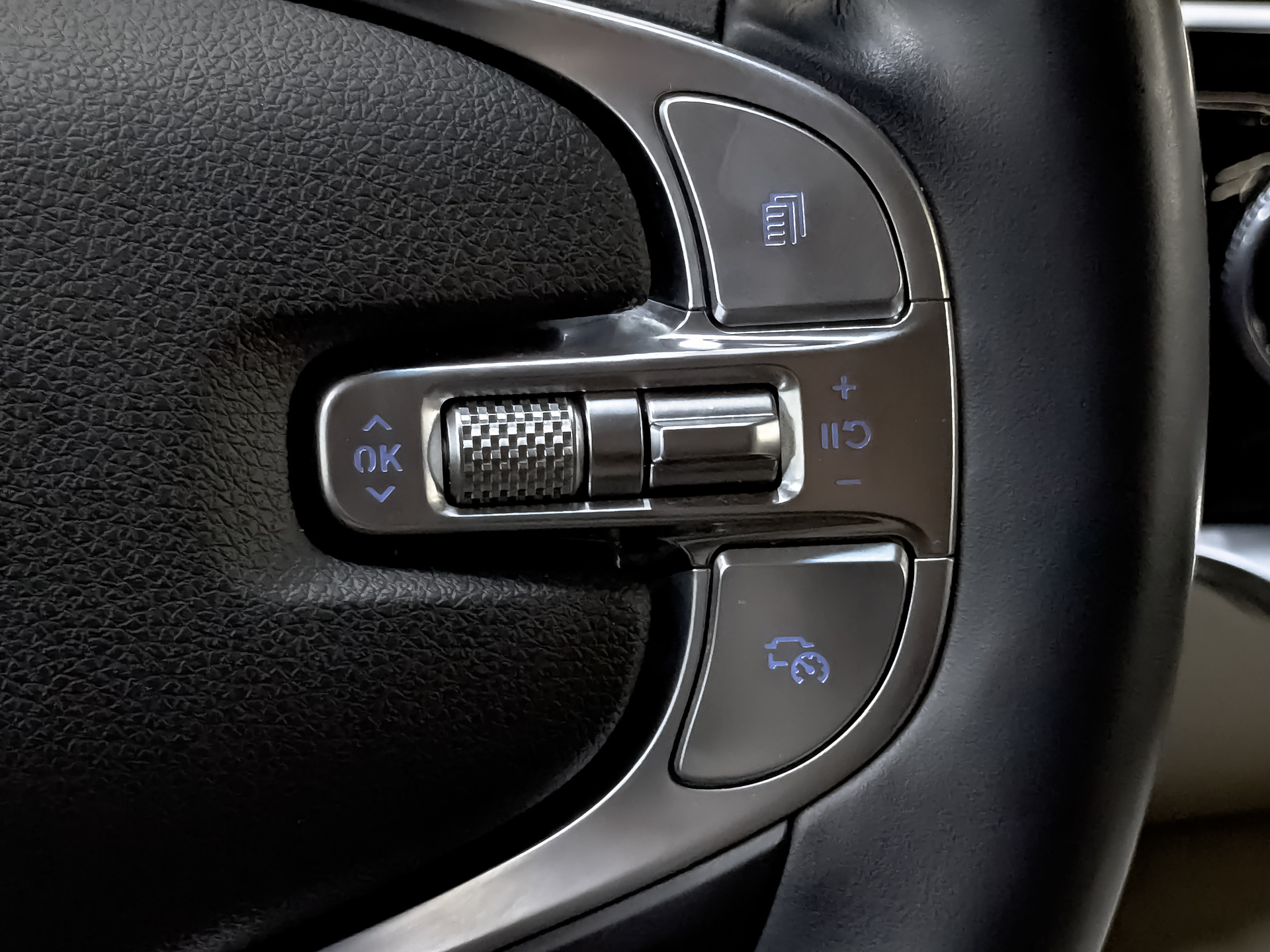 GENESIS GV70 2.50 (249 л.с), автомат, 2021, пробег 44 302 км