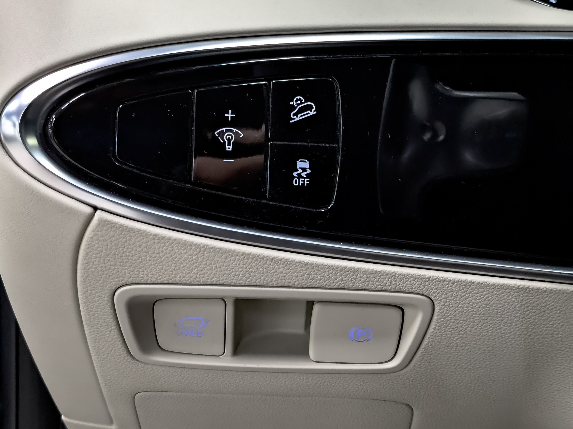 GENESIS GV70 2.50 (249 л.с), автомат, 2021, пробег 44 302 км