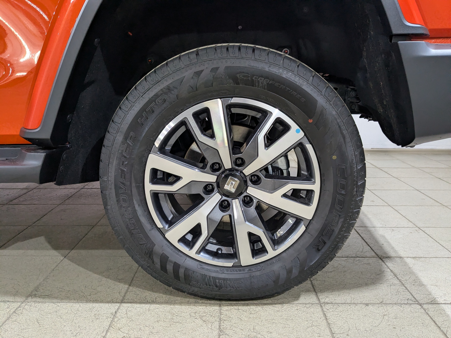 Фото Tank 300 Сити Премиум (City Premium) 2.0T/218 8AT 4WD