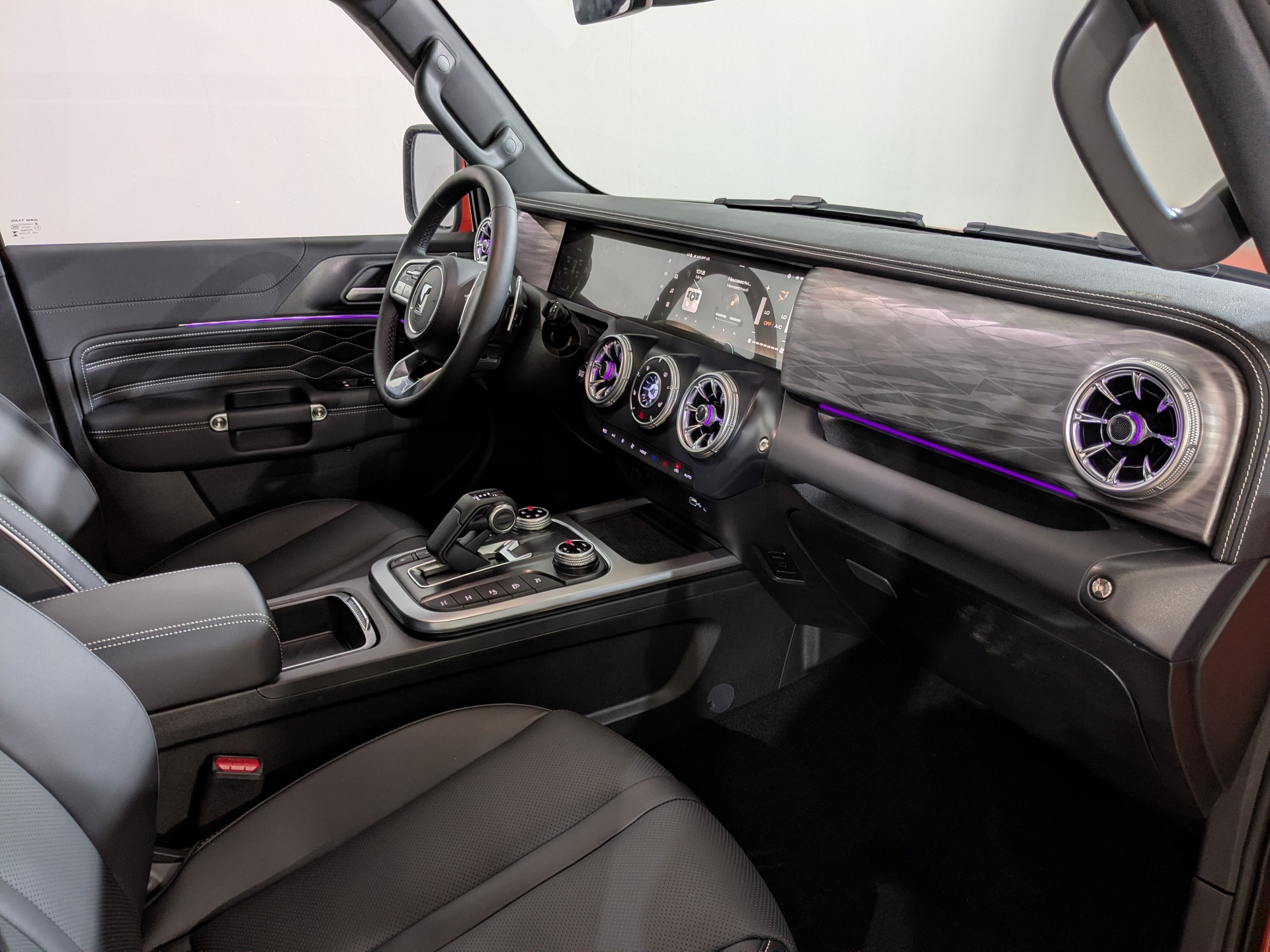 Фото Tank 300 Сити Премиум (City Premium) 2.0T/218 8AT 4WD