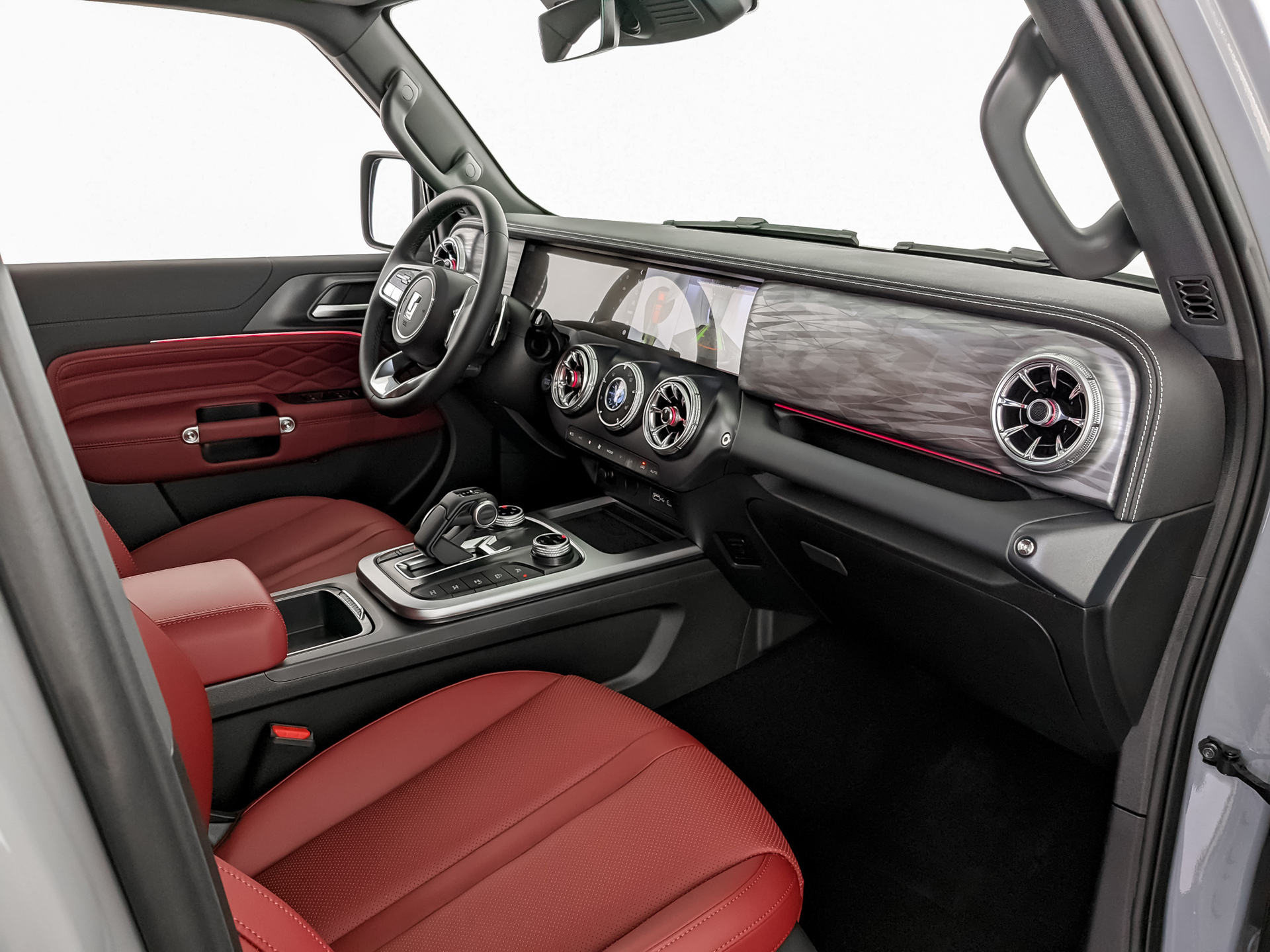 Фото Tank 300 Сити Премиум (City Premium) 2.0T/218 8AT 4WD