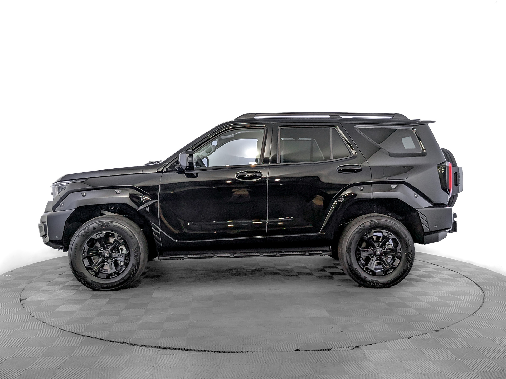 Фото Tank 400 Премиум (Premium) 2.0T/245 9AT 4WD
