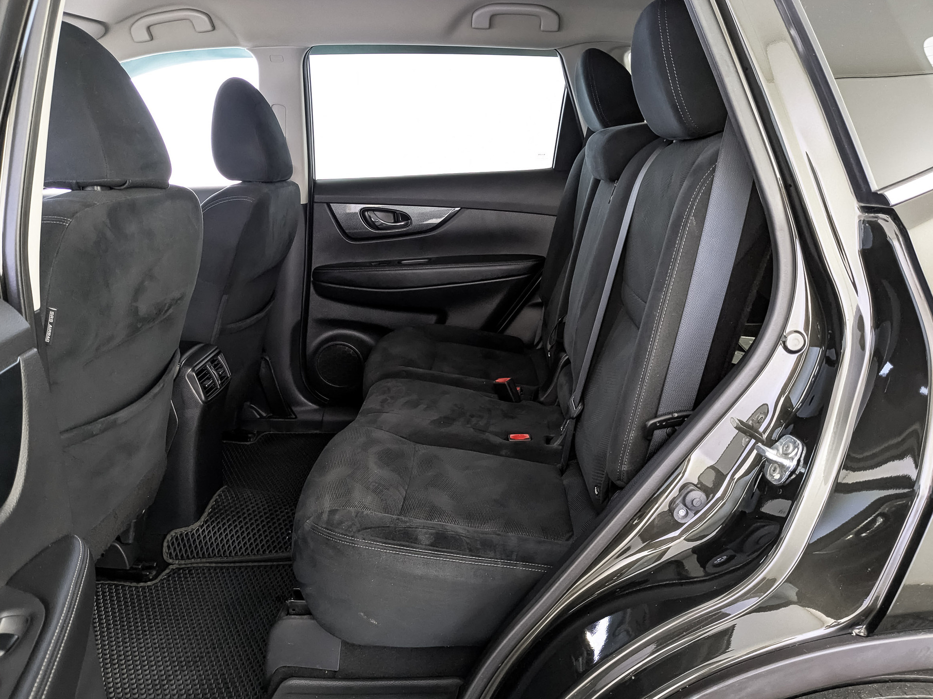 NISSAN X-Trail 2.00 (144 л.с), автомат, 2015, пробег 172 112 км