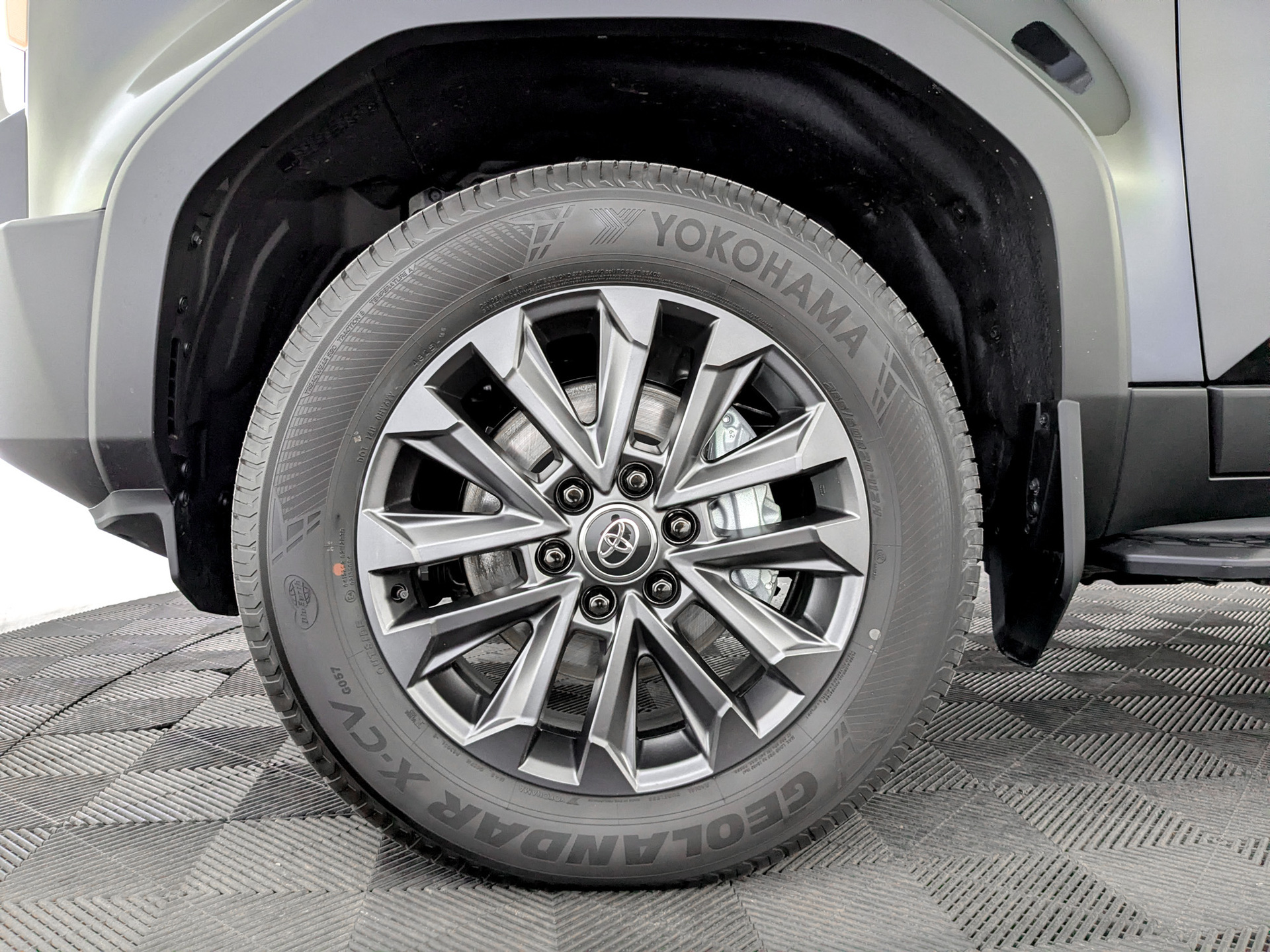 Фото Toyota LC250 Prado VX-L 7 мест 2.8TD/204 8AT 4WD