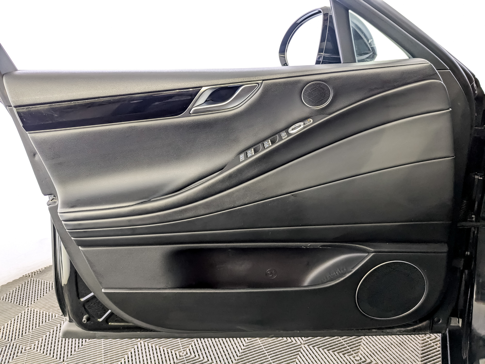 GENESIS G80 2.50 (249 л.с), автомат, 2022, пробег 134 711 км