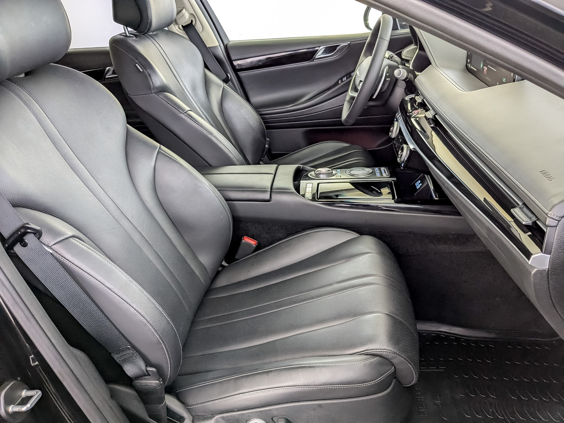 GENESIS G80 2.50 (249 л.с), автомат, 2022, пробег 134 711 км