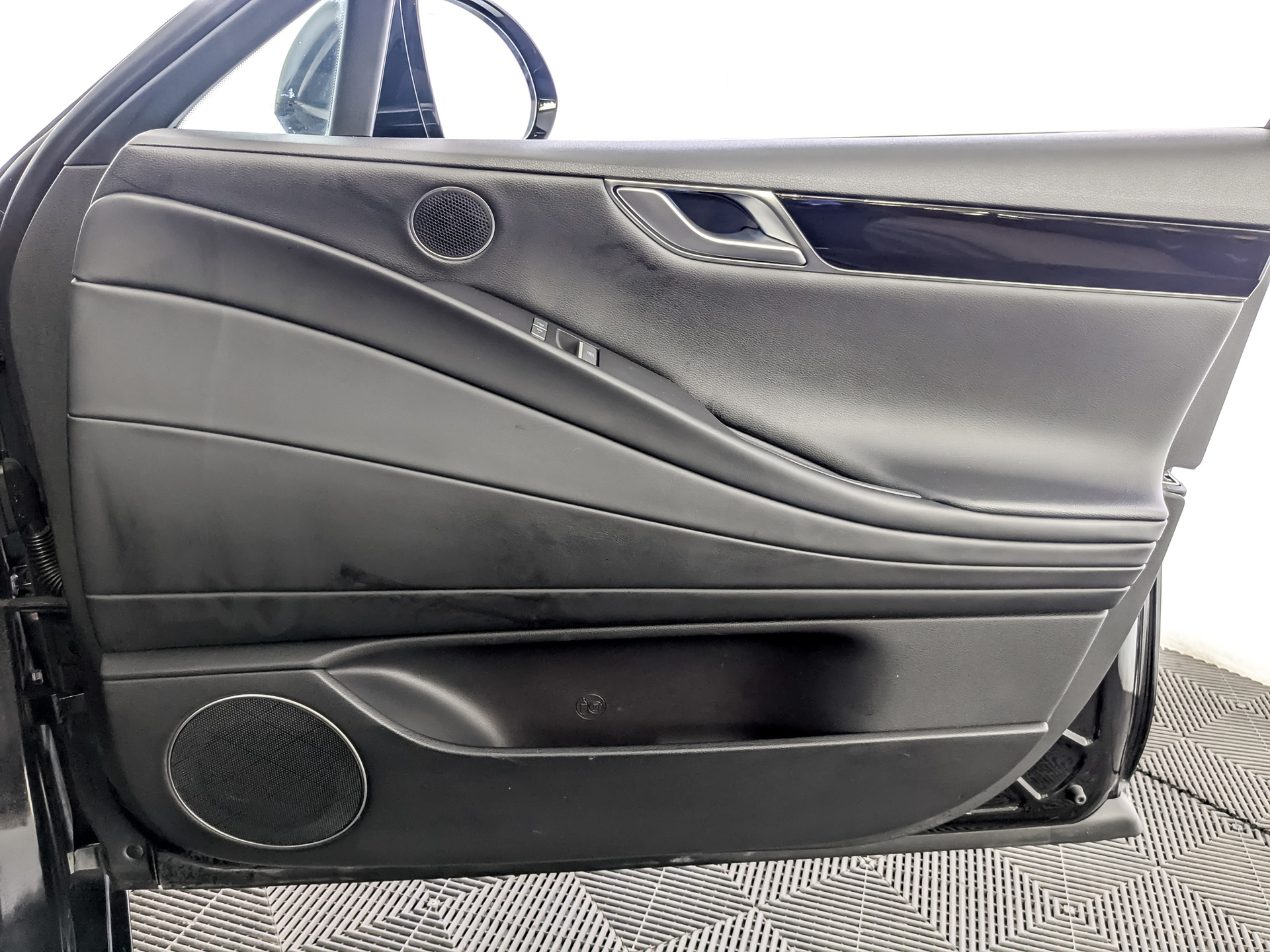 GENESIS G80 2.50 (249 л.с), автомат, 2022, пробег 134 711 км