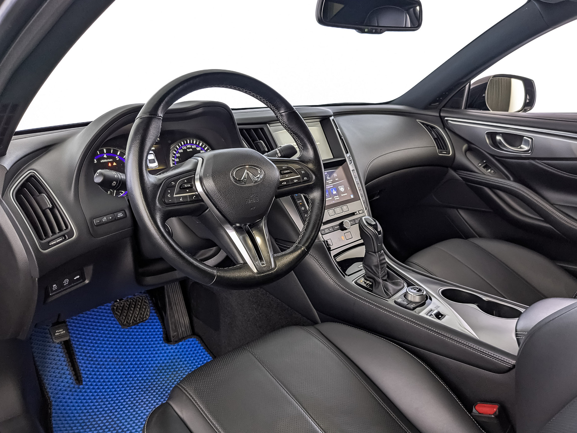INFINITI Q60 2.00 (211 л.с), автомат, 2021, пробег 36 464 км