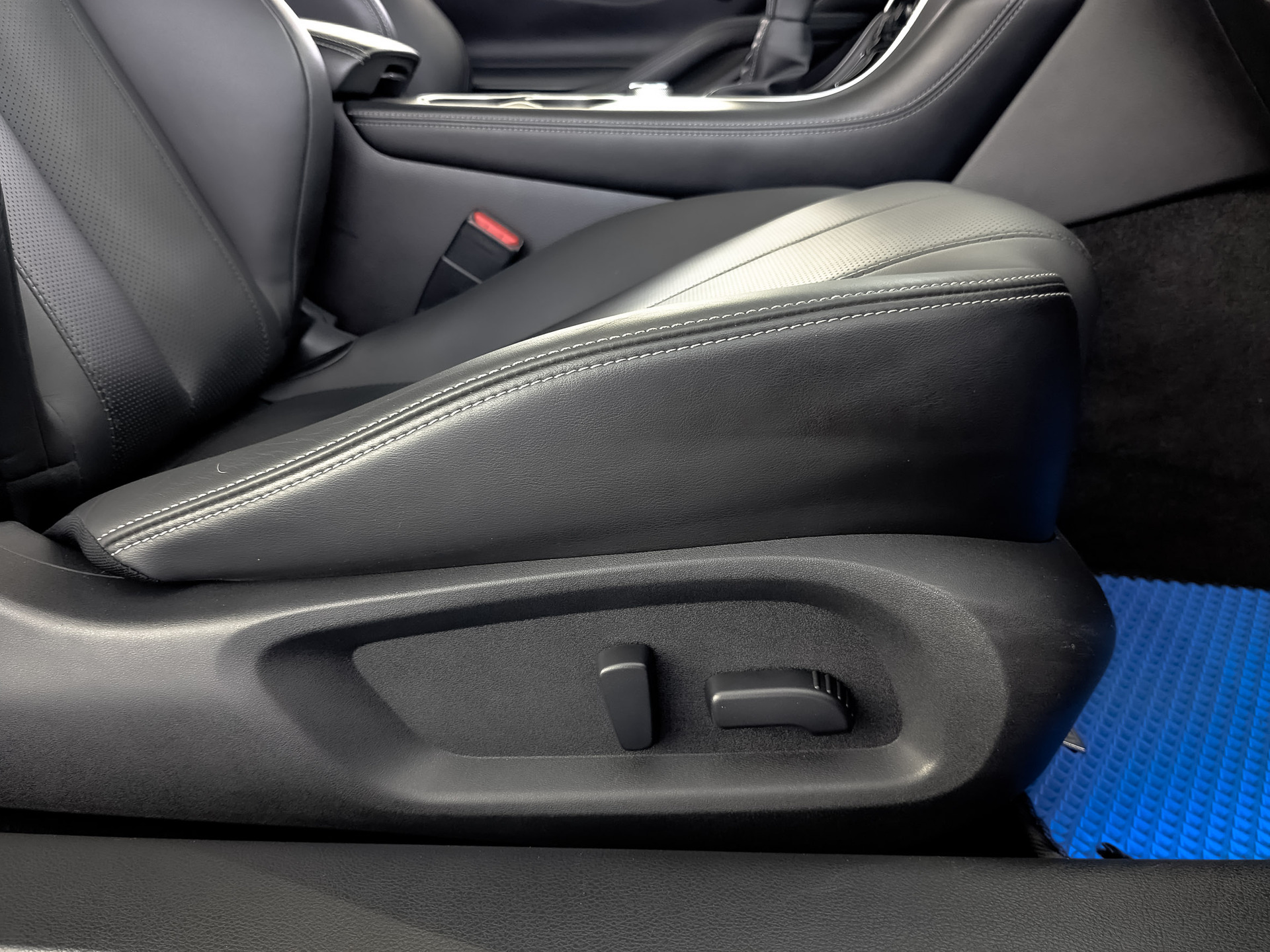 INFINITI Q60 2.00 (211 л.с), автомат, 2021, пробег 36 464 км