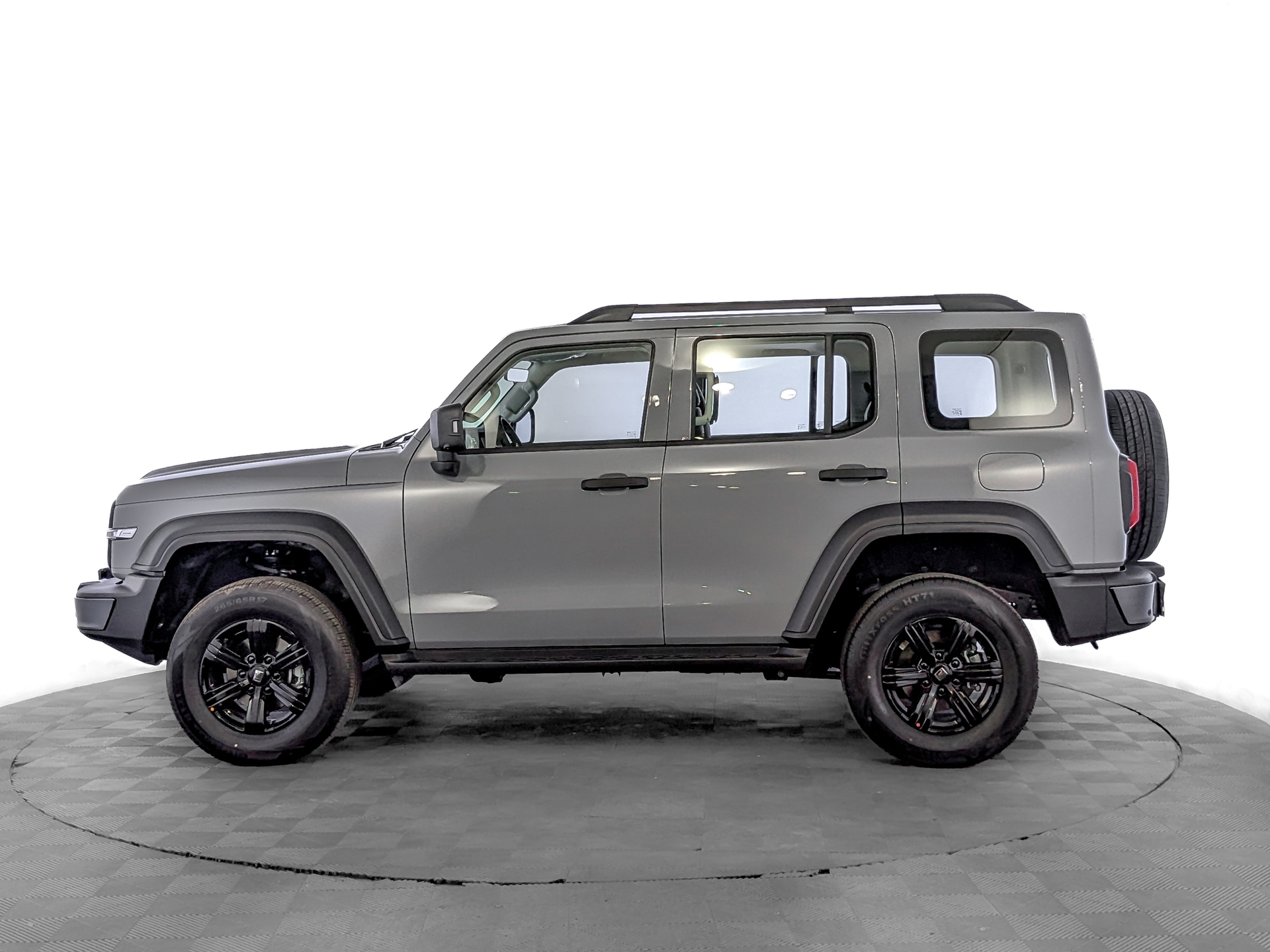 Фото Tank 300 Драйв (Adventure) 2.0T/218 8AT 4WD
