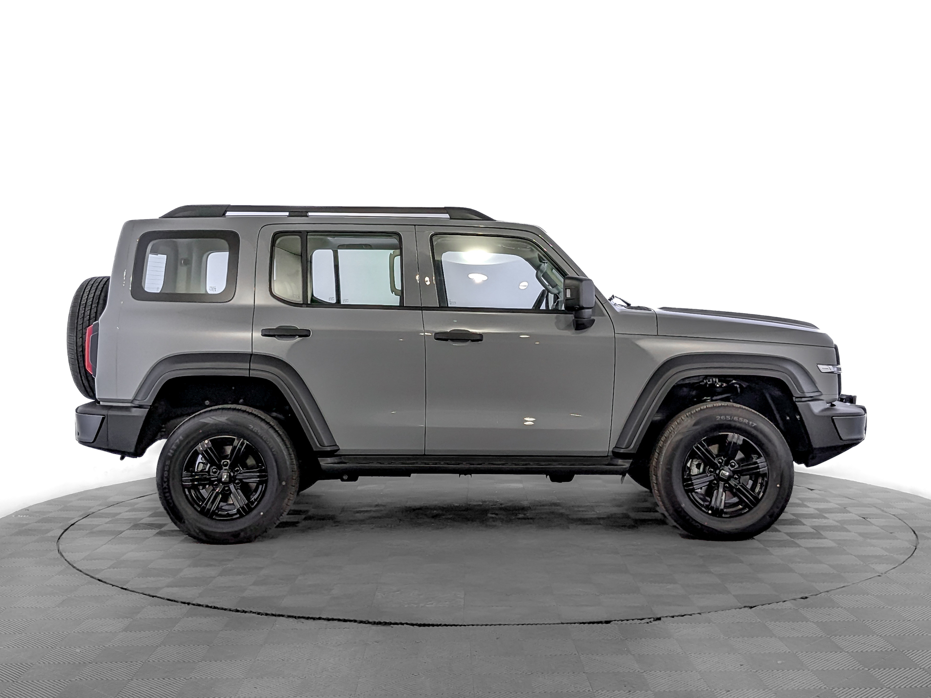 Фото Tank 300 Драйв (Adventure) 2.0T/218 8AT 4WD