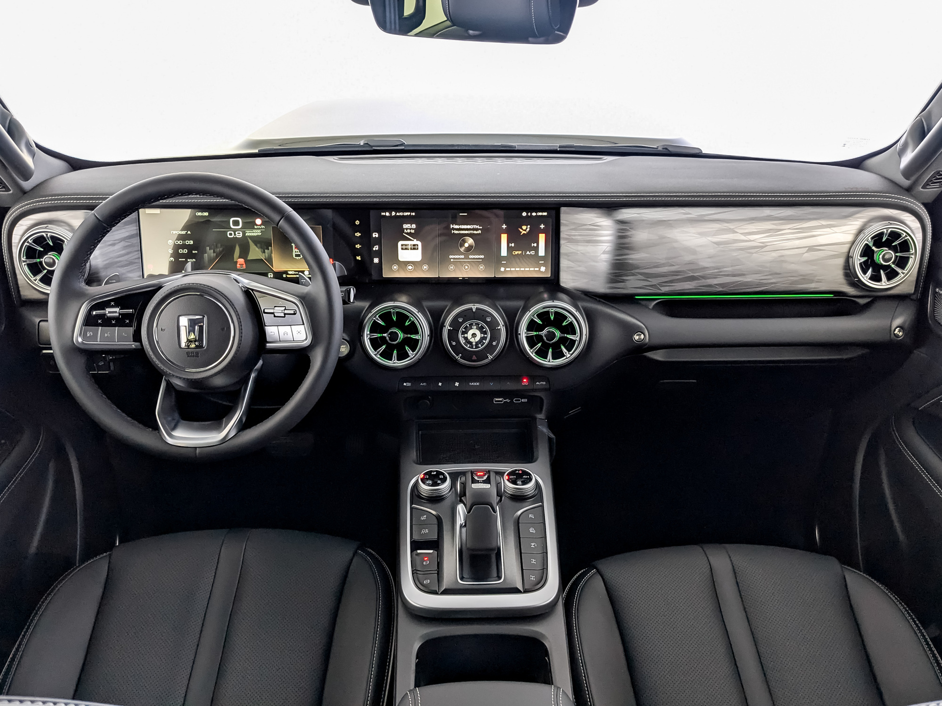 Фото Tank 300 Сити Премиум (City Premium) 2.0T/218 8AT 4WD