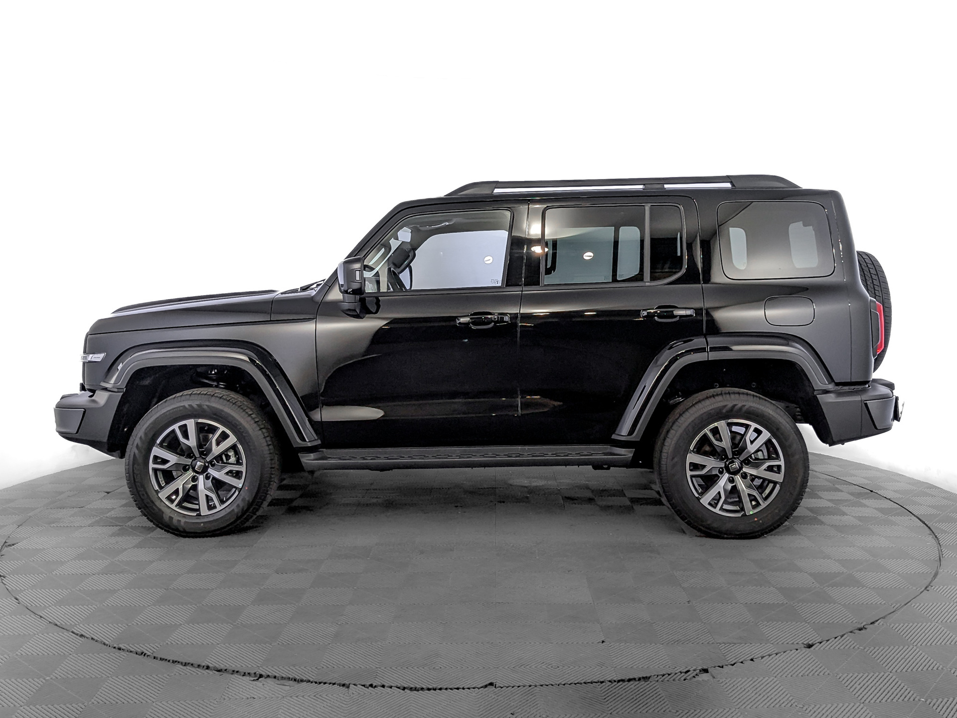 Фото Tank 300 Сити Премиум (City Premium) 2.0T/218 8AT 4WD