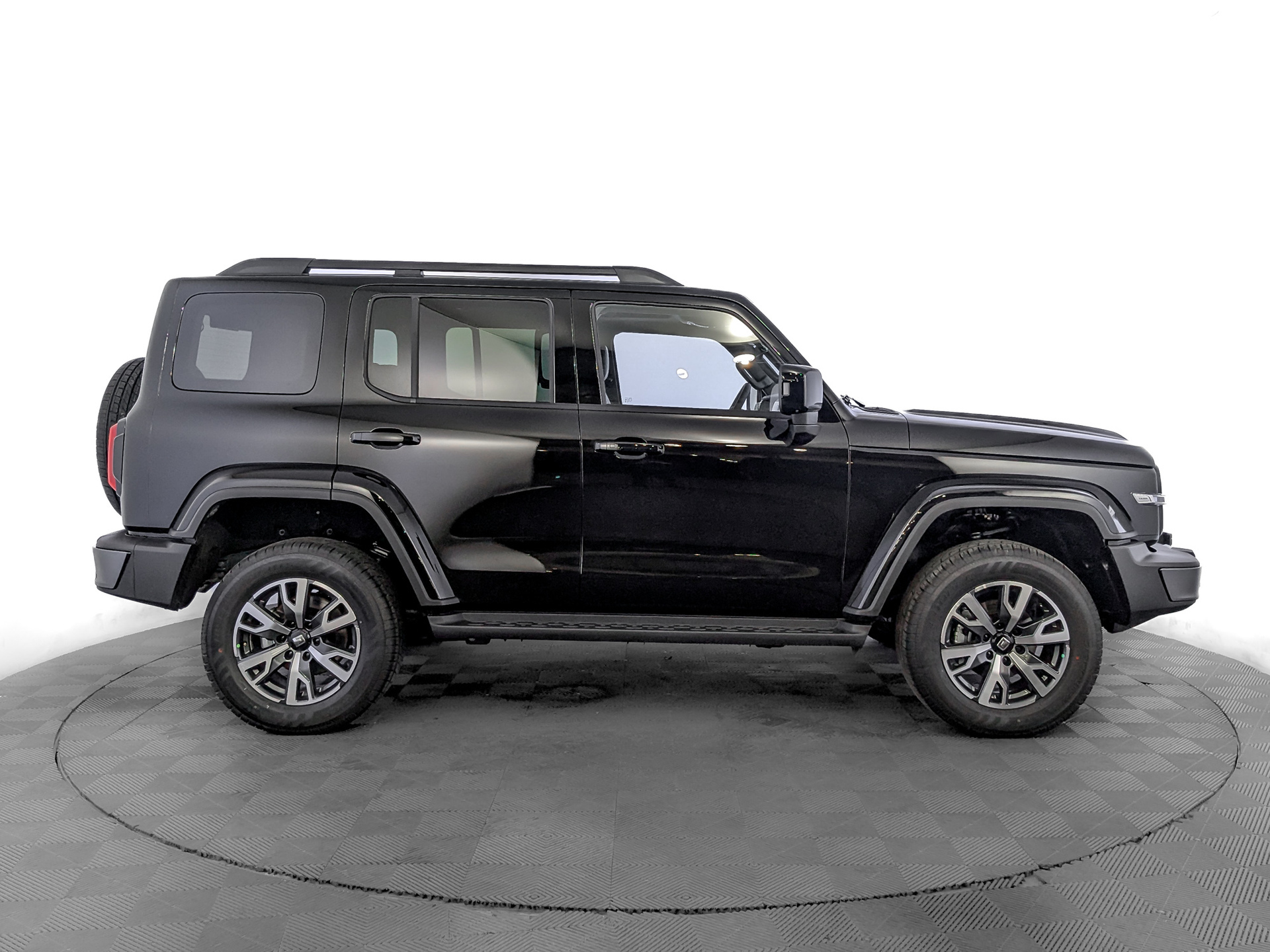 Фото Tank 300 Сити Премиум (City Premium) 2.0T/218 8AT 4WD