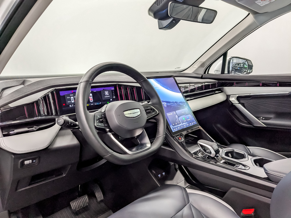 Фото Geely Atlas II с пробегом 12 734 км