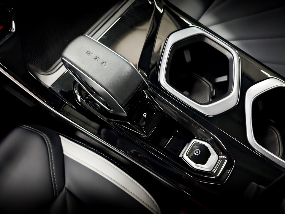 Фото Geely Atlas II с пробегом 12 734 км