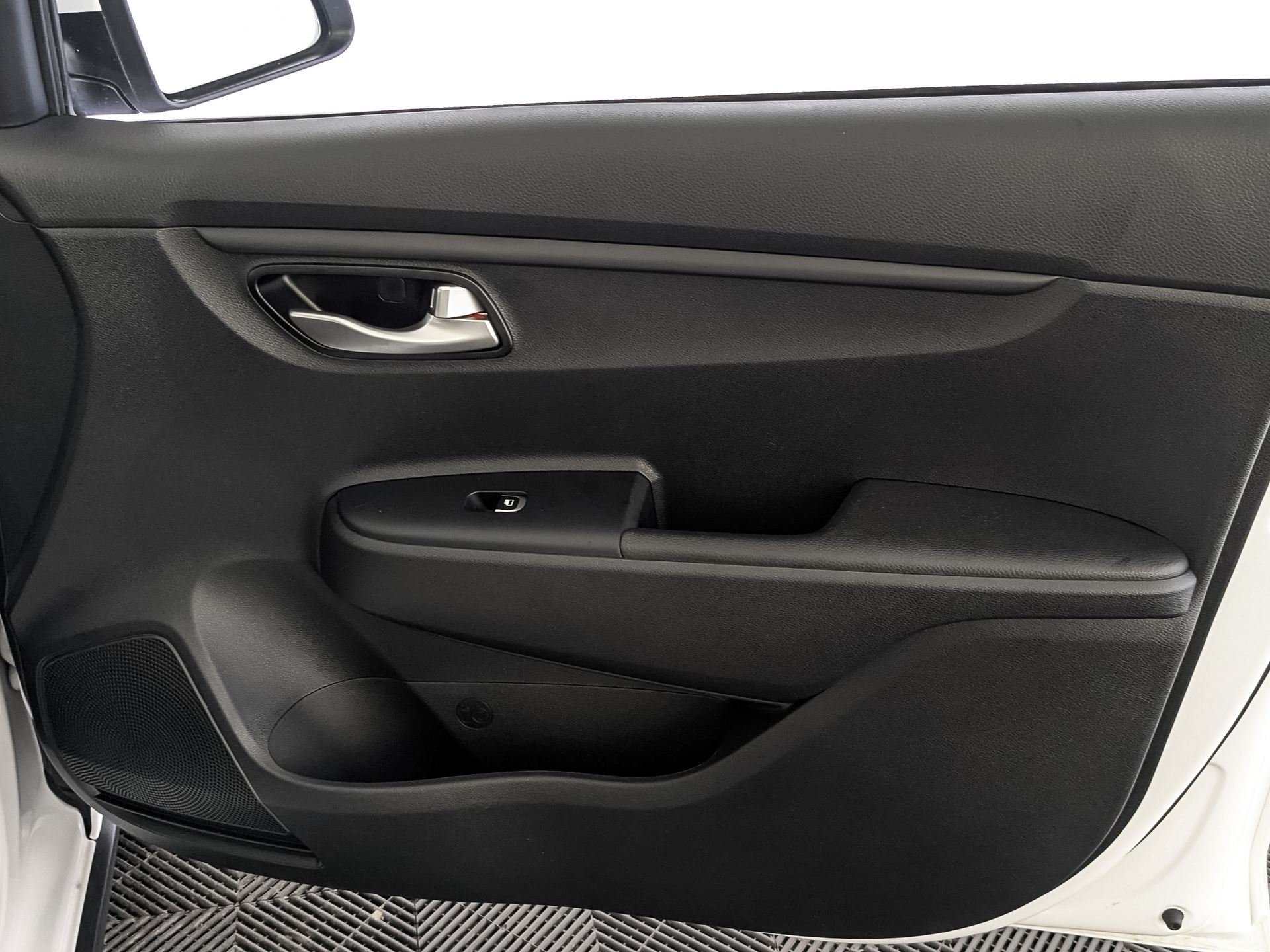SOLARIS KRX 1.60 (123 л.с), автомат, 2025, пробег 9 710 км