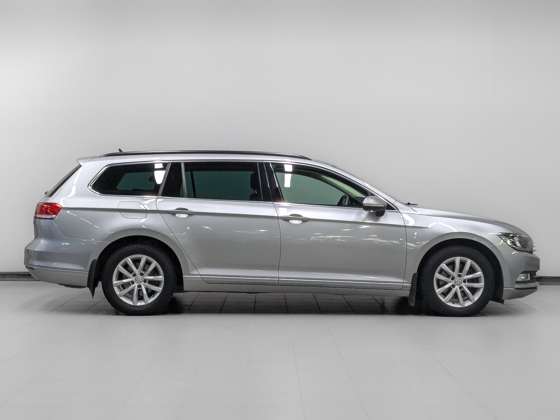 VOLKSWAGEN Passat 1.50 (150 л.с), автомат, 2019, пробег 78 797 км