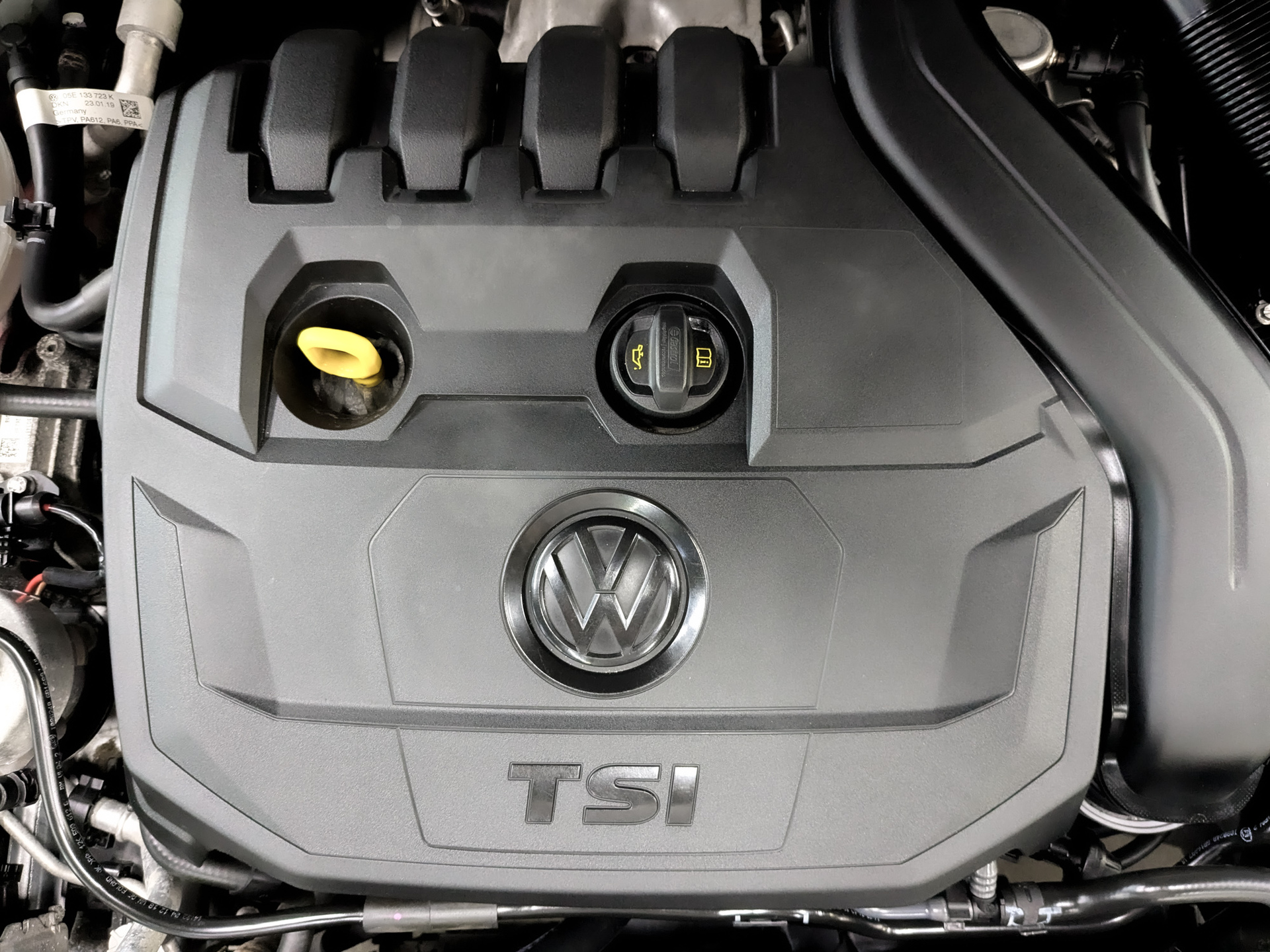 VOLKSWAGEN Passat 1.50 (150 л.с), автомат, 2019, пробег 78 797 км