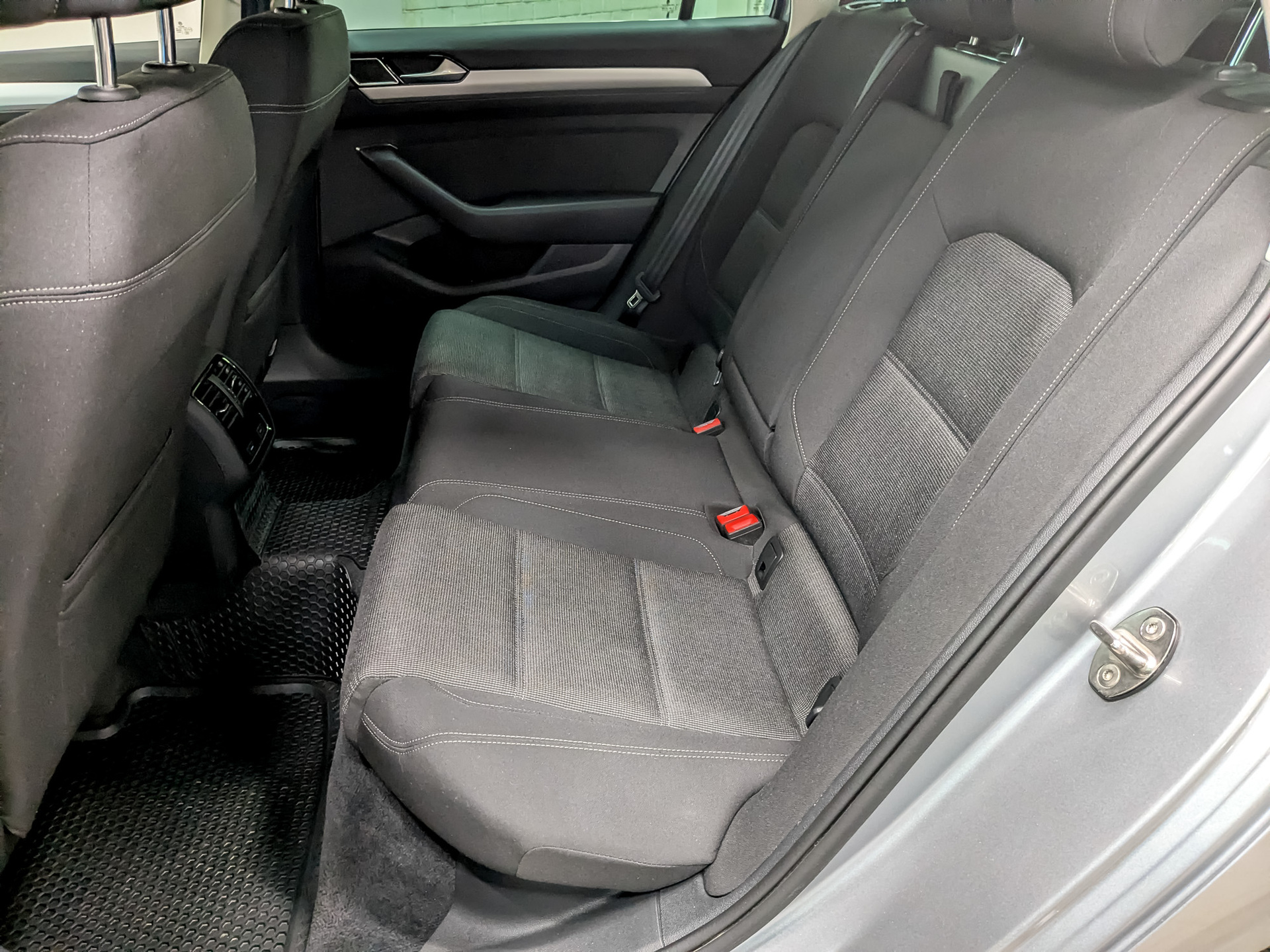 VOLKSWAGEN Passat 1.50 (150 л.с), автомат, 2019, пробег 78 797 км