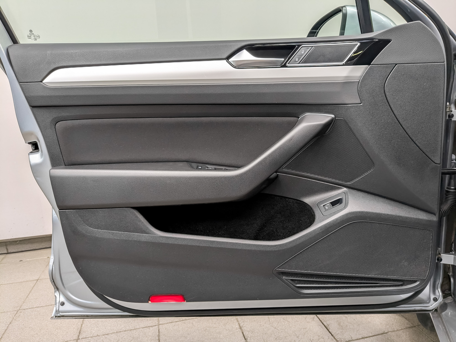 VOLKSWAGEN Passat 1.50 (150 л.с), автомат, 2019, пробег 78 797 км