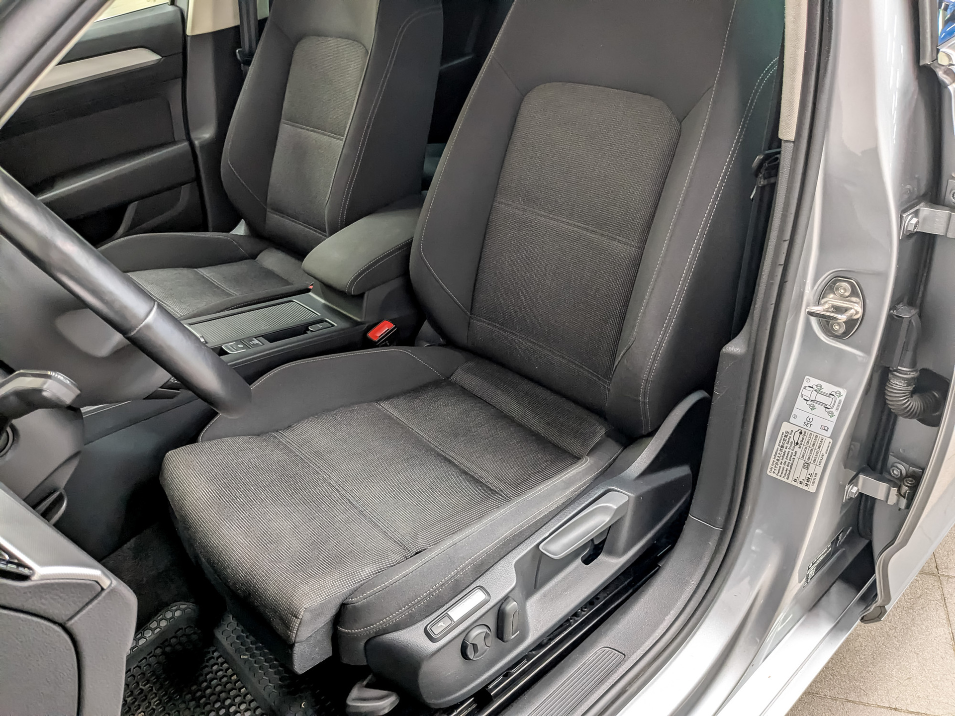 VOLKSWAGEN Passat 1.50 (150 л.с), автомат, 2019, пробег 78 797 км