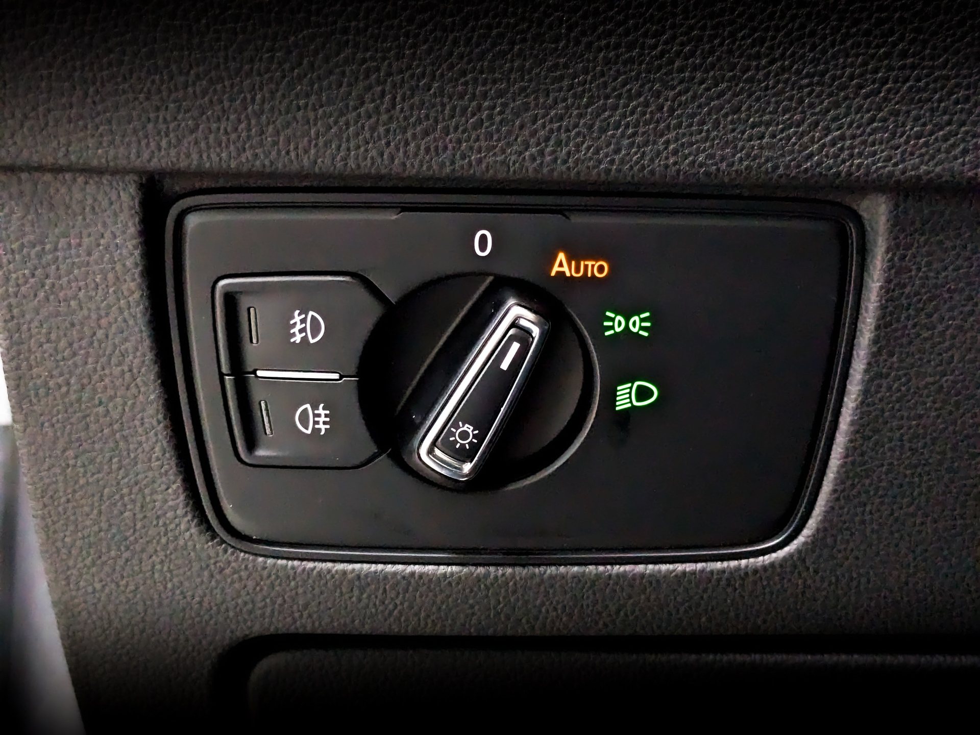 VOLKSWAGEN Passat 1.50 (150 л.с), автомат, 2019, пробег 78 797 км