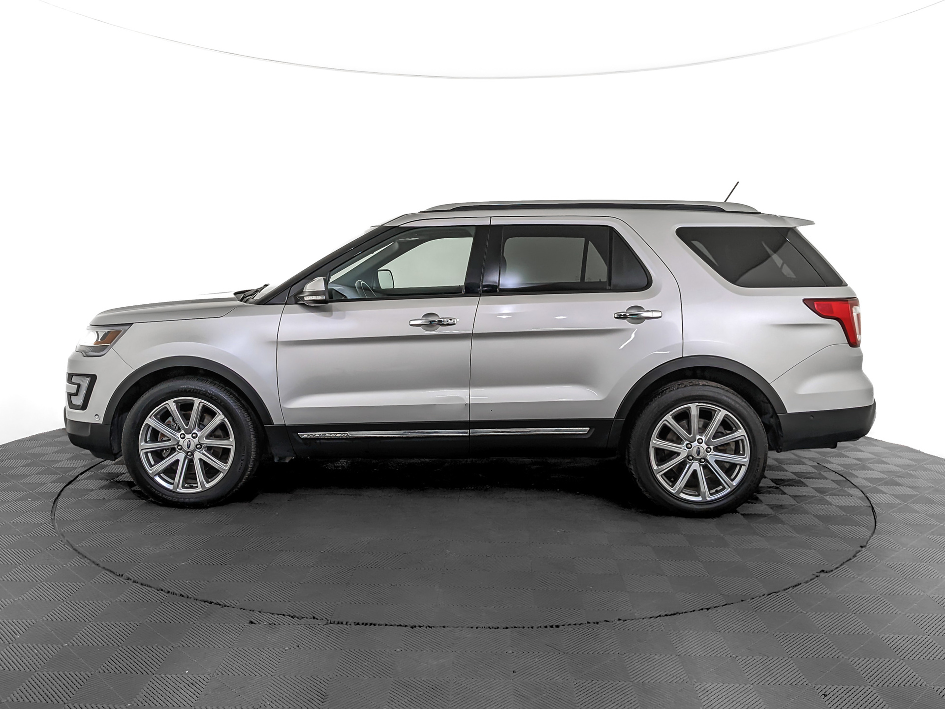 FORD Explorer 3.50 (249 л.с), автомат, 2018, пробег 47 253 км