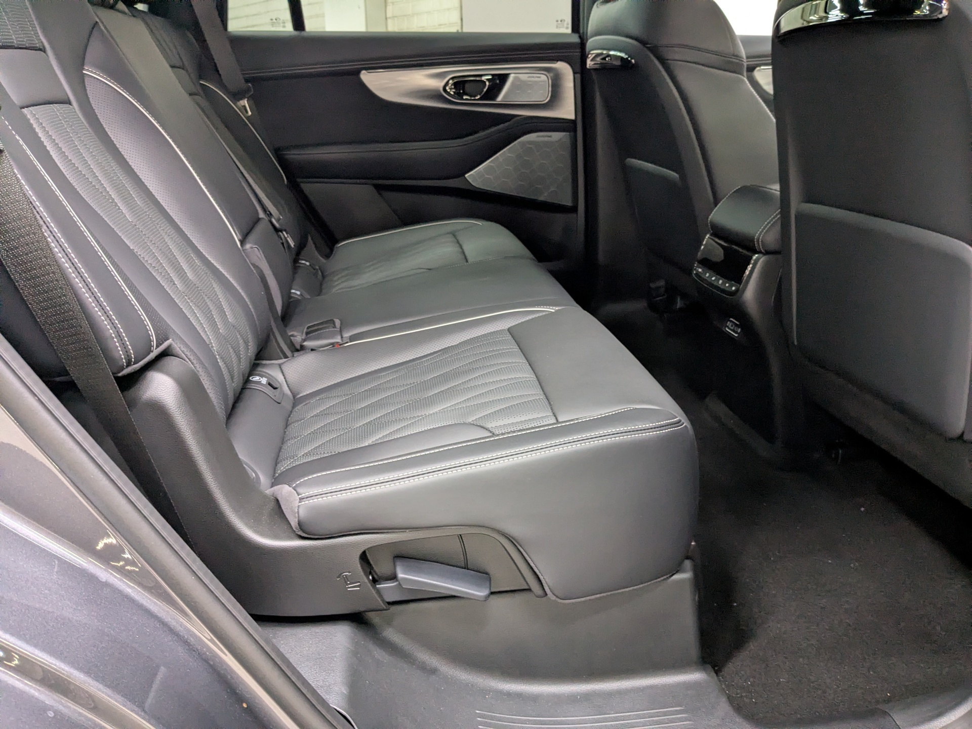 Фото GAC GS8 FL GX Traveller 2.0T/231 8AT 4WD 7S