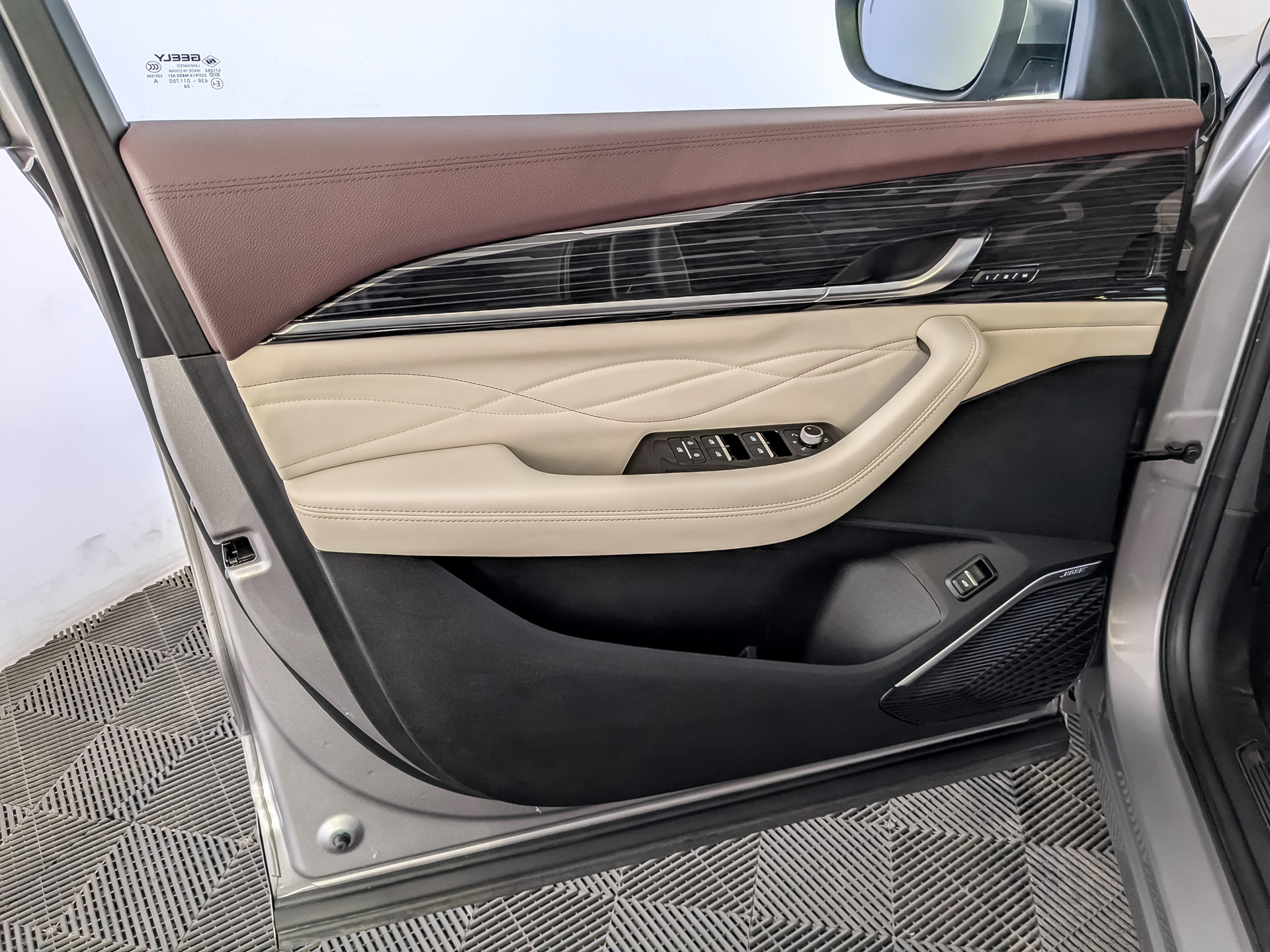 GEELY Monjaro 2.00 (238 л.с), автомат, 2023, пробег 47 032 км