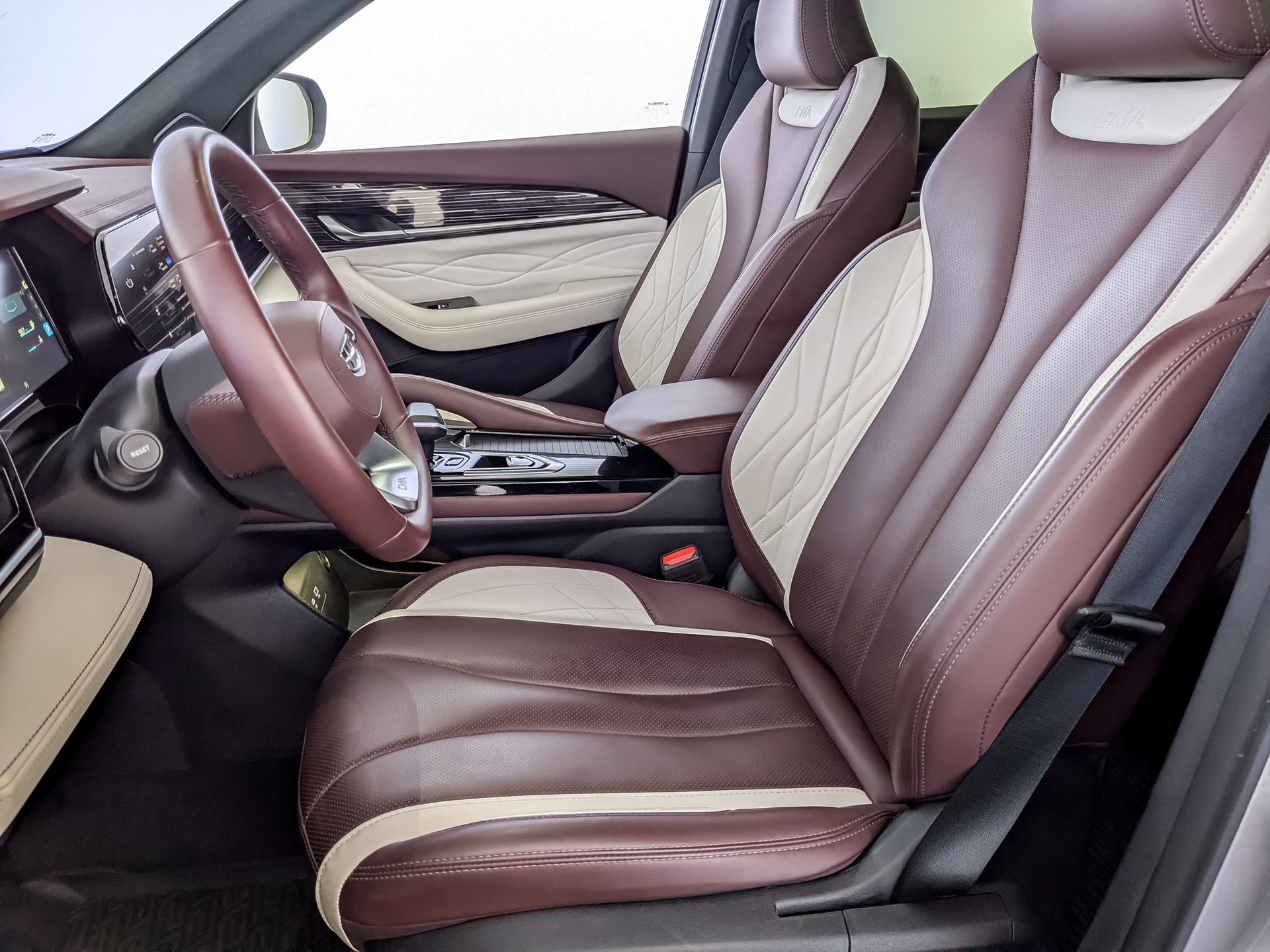 GEELY Monjaro 2.00 (238 л.с), автомат, 2023, пробег 47 032 км