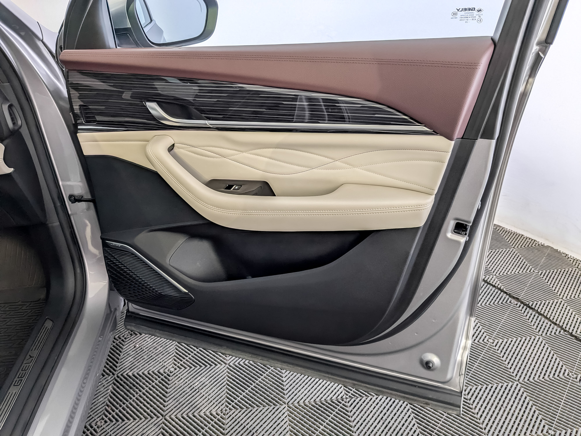 GEELY Monjaro 2.00 (238 л.с), автомат, 2023, пробег 47 032 км