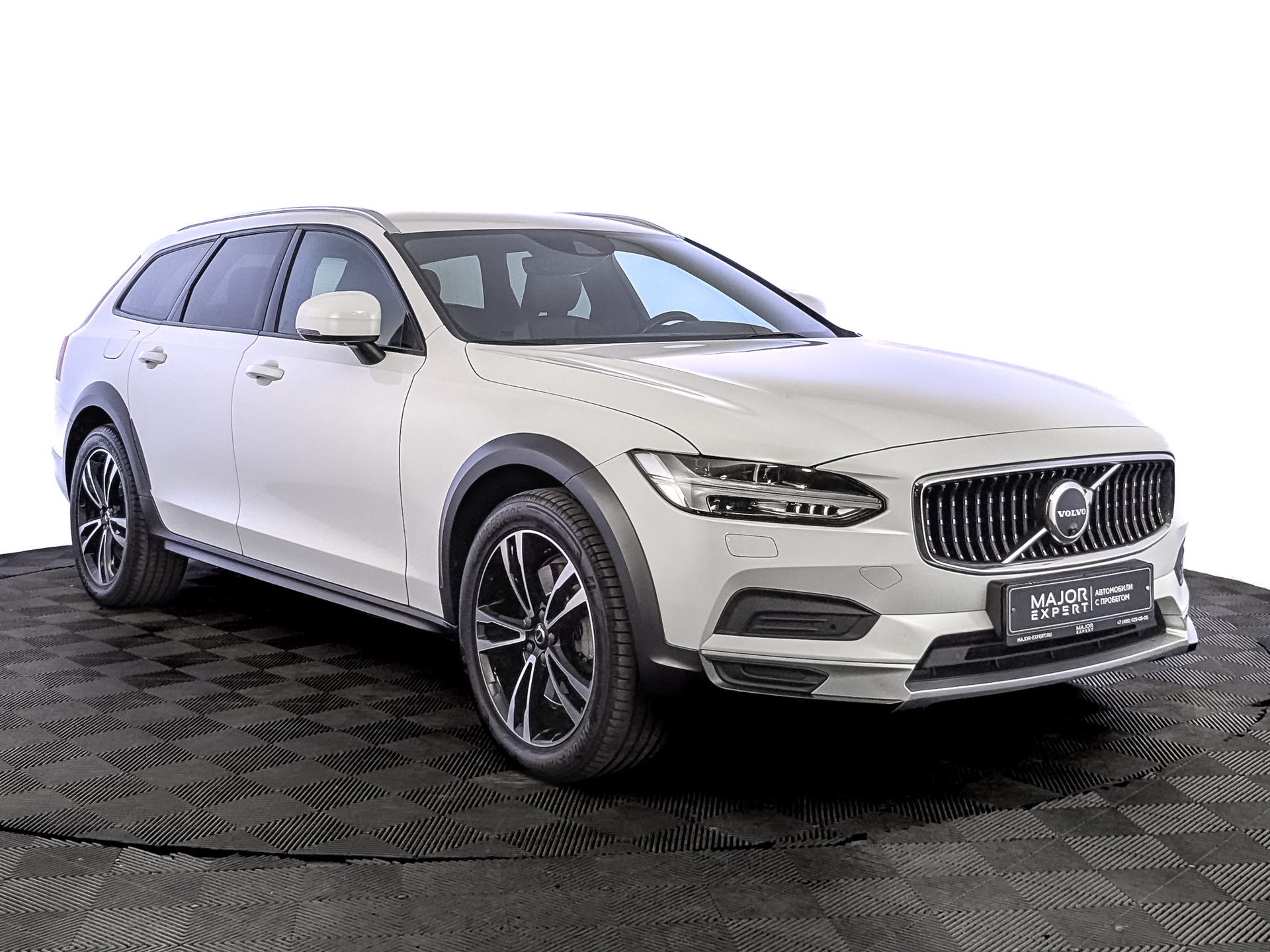 VOLVO V90 Cross Country 2.00 (249 л.с), автомат, 2021, пробег 75 544 км