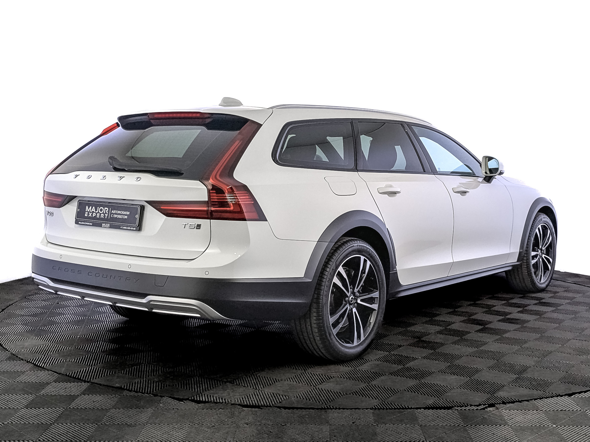 VOLVO V90 Cross Country 2.00 (249 л.с), автомат, 2021, пробег 75 544 км
